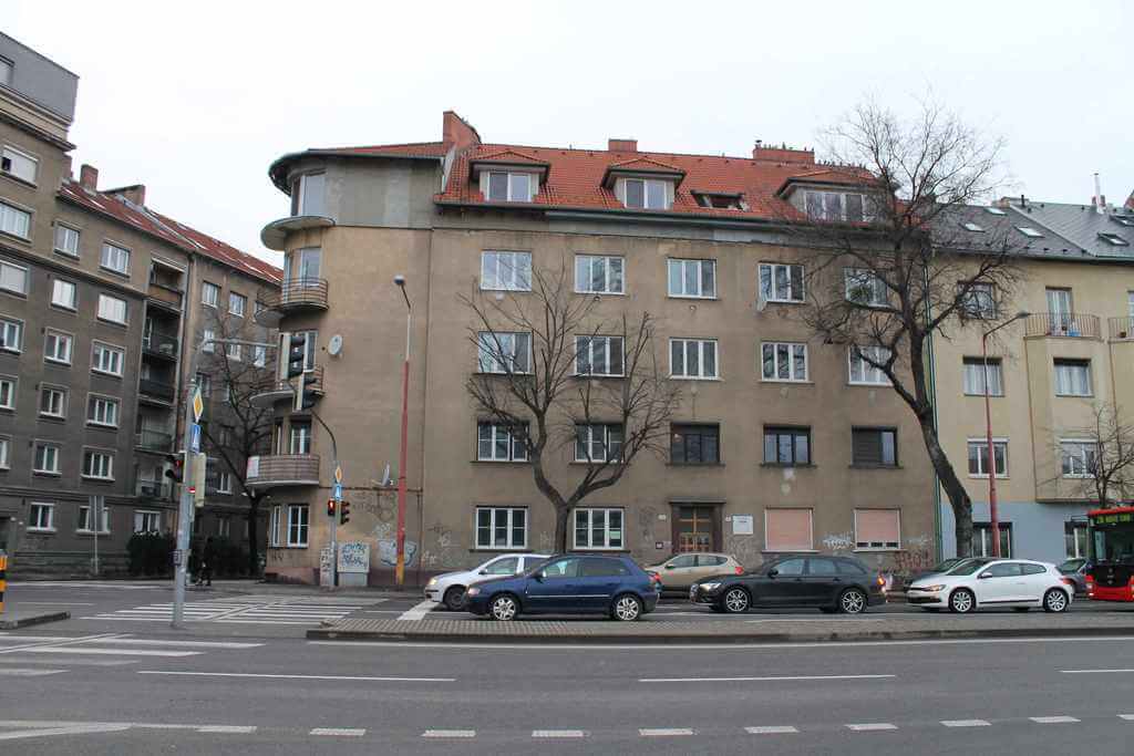 Predané Predaj exkluzívneho 3,5 izb. bytu,v centre, ulica Dostojevského rad v Bratislave, vedľa Jakubovho námestia, 94m2, kompletne zariadený-9