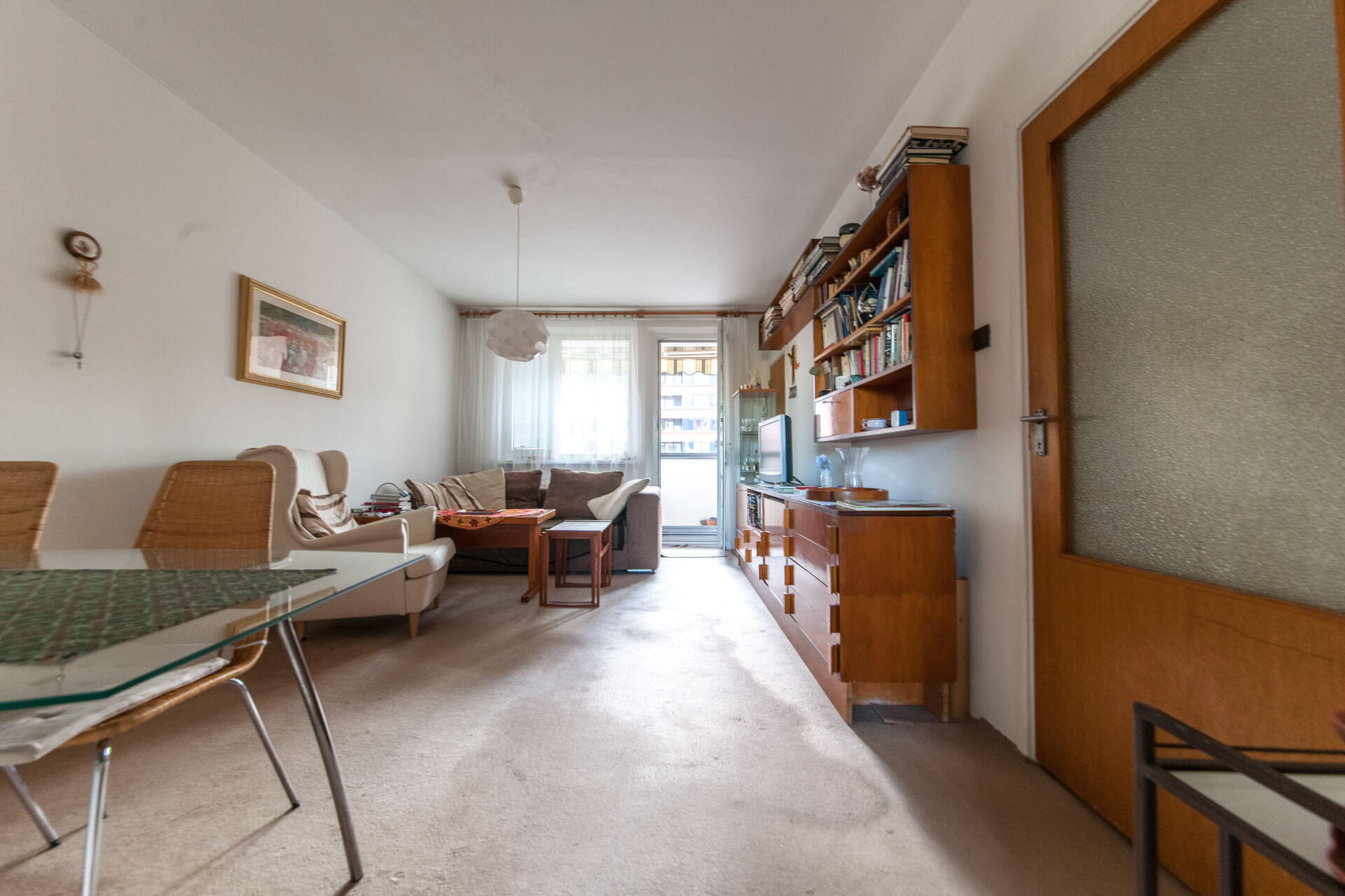 Predané – 4 izbový byt po čiastočnej rekonštrukcii s krásnym výhľadom 73m2 + 4m2 loggia-1