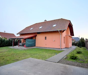 Predané: Na predaj 6-izbový rodinný dom vo vilovej štvrti v Hamuliakove, 15 km od Bratislavy-0