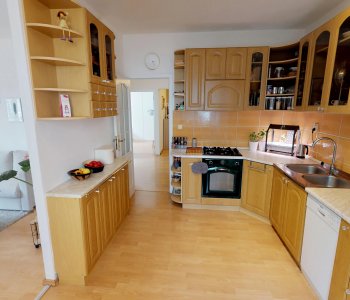 Predané Predaj exkluzívneho 3 izb. bytu,v Ružinove, ulica Palkovičová, blízko Trhoviska Miletičky v Bratislave, 68m2, kompletne zariadený-1