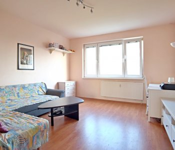 PREDANÉ - Na predaj zariadený 4 izbový byt po čiastočnej rekonštrukcii Bratislava- Petržalka.-3