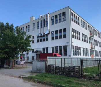Na predaj Budova skladov a výrobne v Dunajskej Strede, Drevárska, pozemok 2272m2, spolu 4 podlažia 4767m2-0