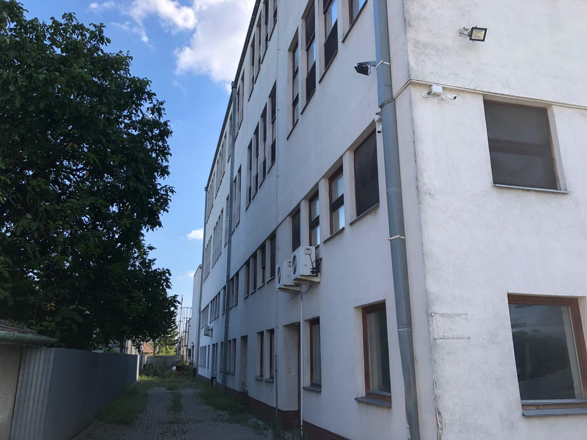 Na predaj Budova skladov a výrobne v Dunajskej Strede, Drevárska, pozemok 2272m2, spolu 4 podlažia 4767m2-22