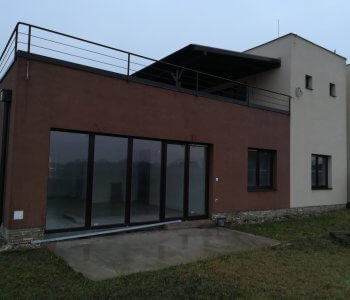 Predané: NOVOSTAVBA s terasou NA KĽÚČ + POZEMOK len 25km od Bratislavy-0