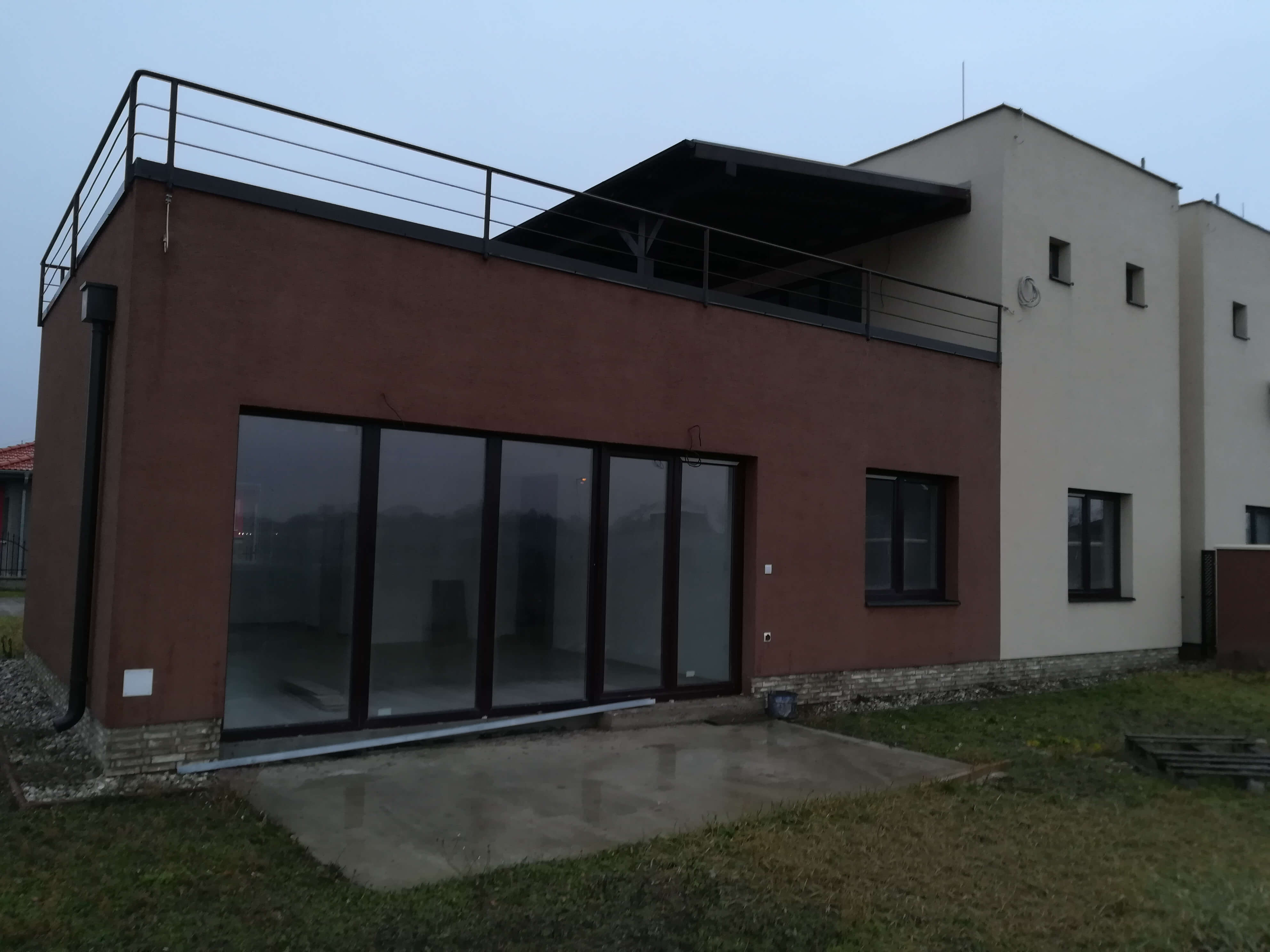 Predané: NOVOSTAVBA s terasou NA KĽÚČ + POZEMOK len 25km od Bratislavy-0