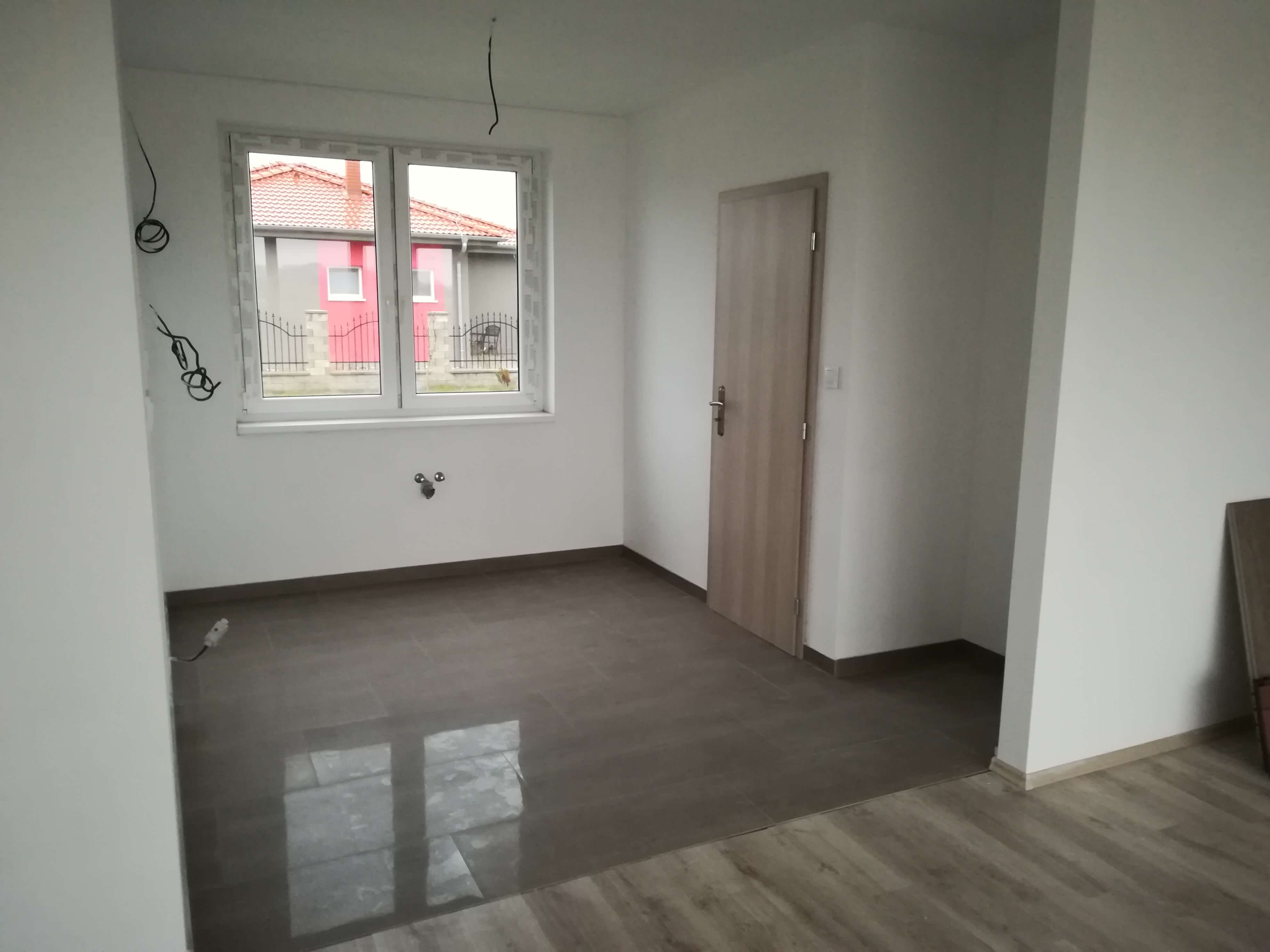 Predané: NOVOSTAVBA s terasou NA KĽÚČ + POZEMOK len 25km od Bratislavy-10