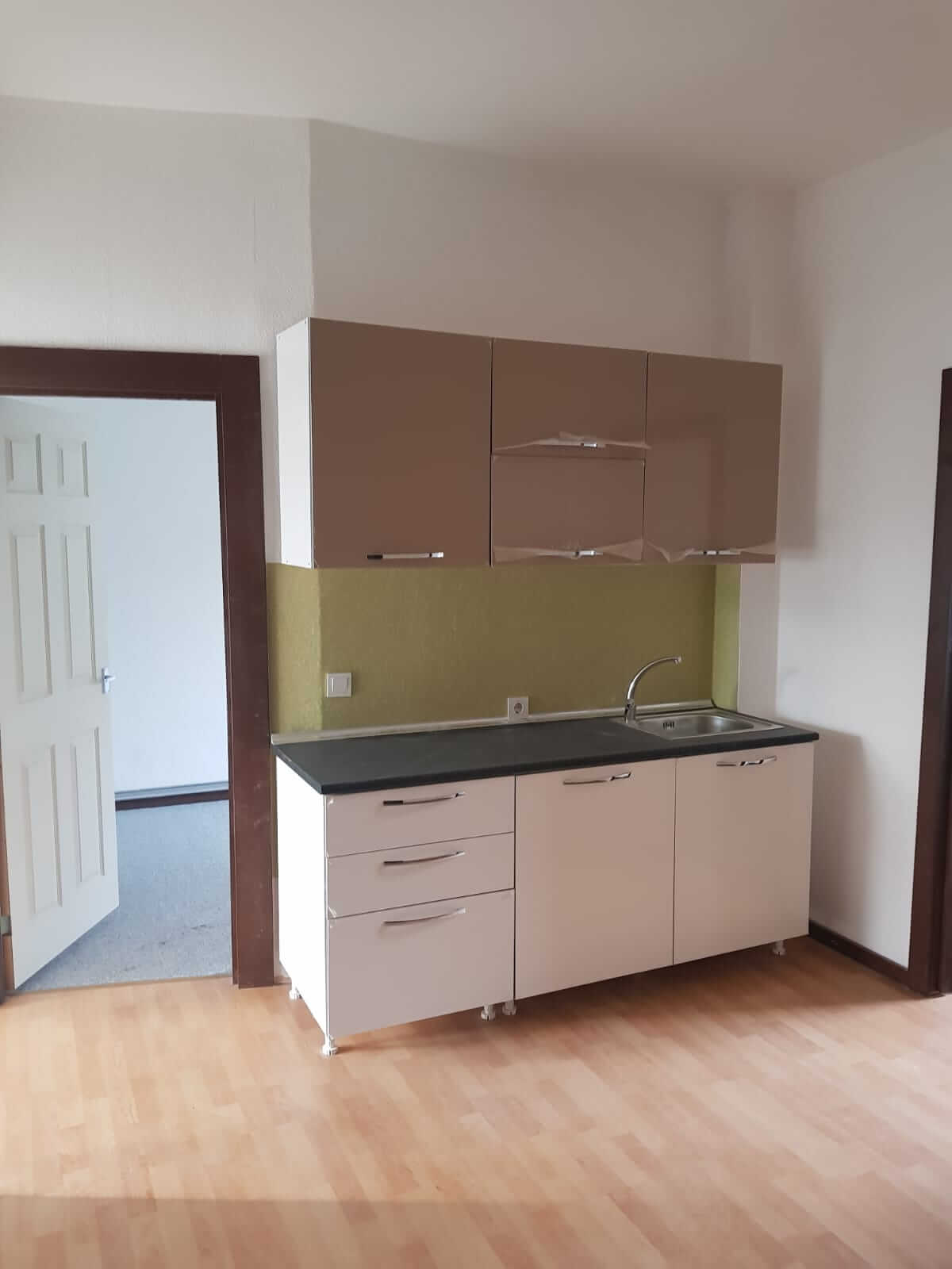 Predané: Kompletne zrekonštruovaný bytový dom, v Nemecku, na investíciu s nájomcami-11