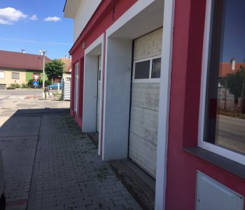 Predané: Predaj obchodného priestoru, najlepšie pre Autoservis, Pezinok, Ulica Mýtna/Šenkvická cesta. 240 m2-3
