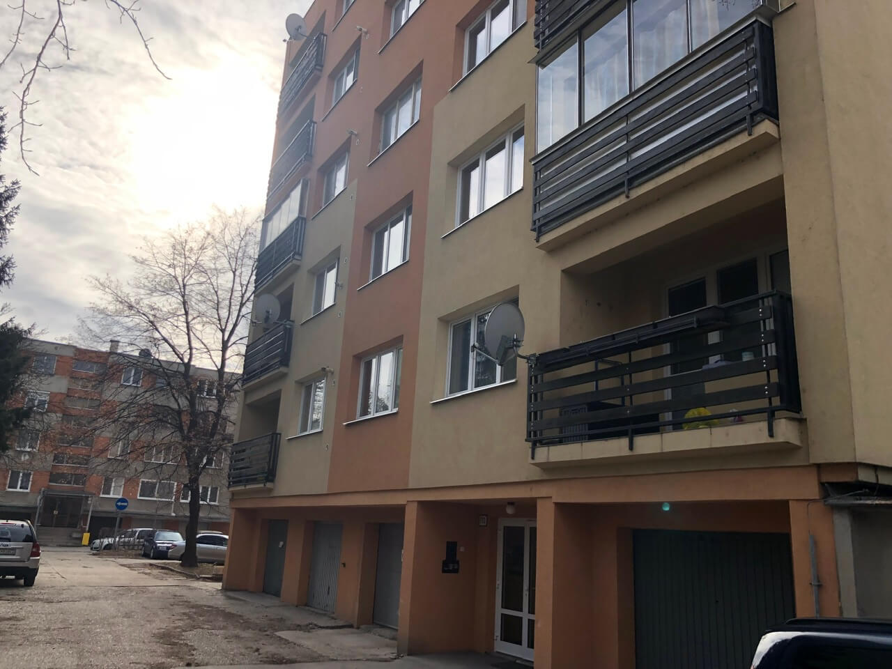 Predaný: Exkluzívne na predaj 3 izb. byt, 81,7m2, balkón 5 m2, pivnica 6m2, garáž, Dunajská Lužná, ulica Brezová-30