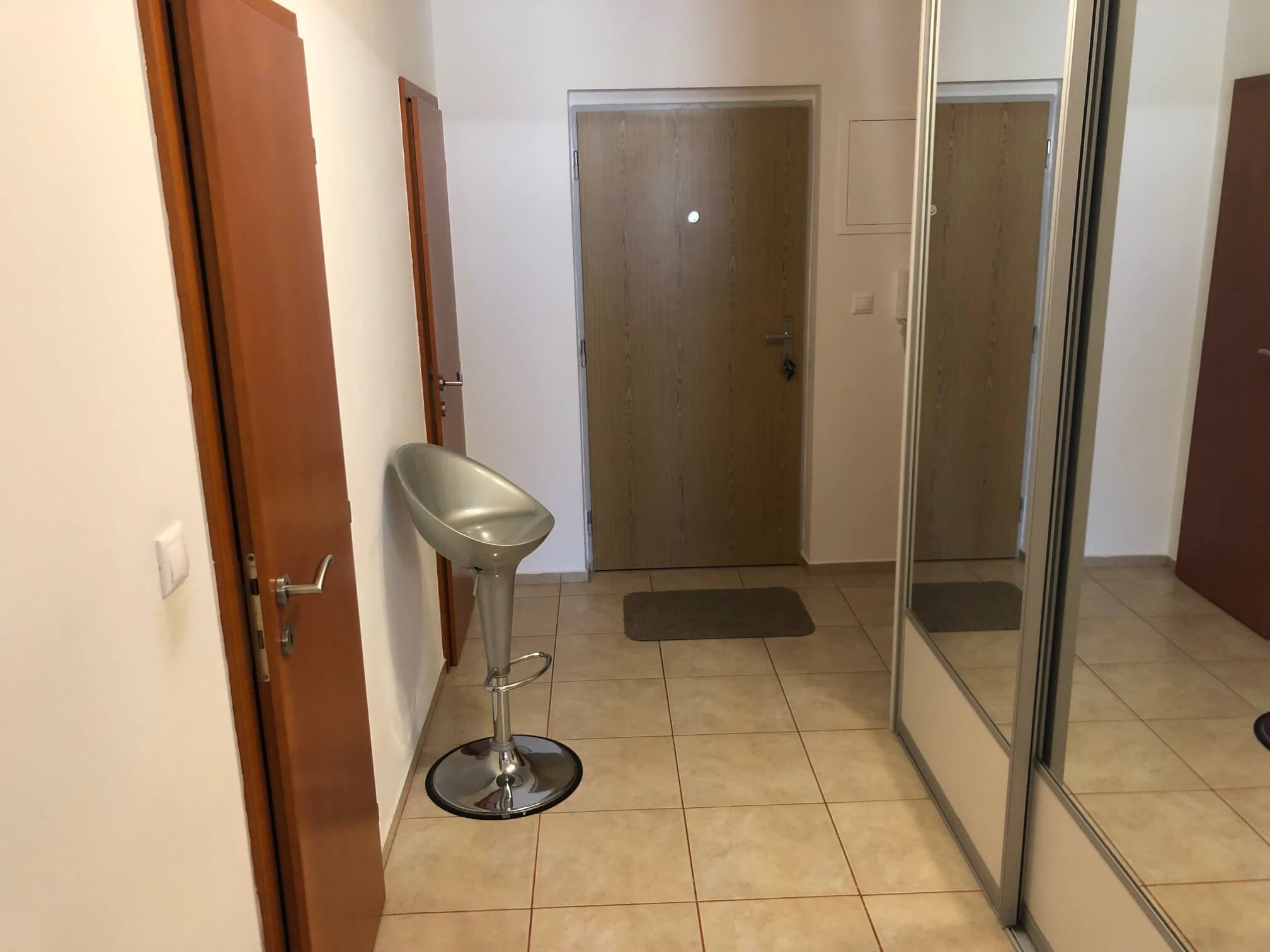 Predané: Exkluzívne na predaj 3 izb. byt, 72 m2, balkón 8 m2, parkovacie státie, Bratislava, Petržalka, Budatínska-52