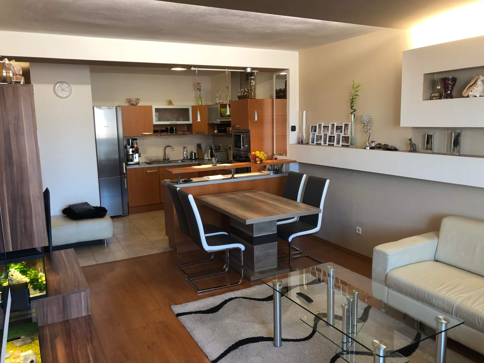 Predané: Exkluzívne na predaj 3 izb. byt, 72 m2, balkón 8 m2, parkovacie státie, Bratislava, Petržalka, Budatínska-1