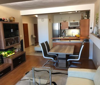 Predané: Exkluzívne na predaj 3 izb. byt, 72 m2, balkón 8 m2, parkovacie státie, Bratislava, Petržalka, Budatínska-0