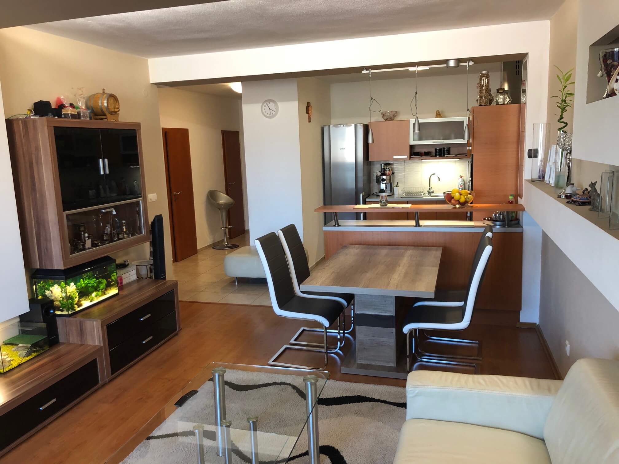 Predané: Exkluzívne na predaj 3 izb. byt, 72 m2, balkón 8 m2, parkovacie státie, Bratislava, Petržalka, Budatínska-0