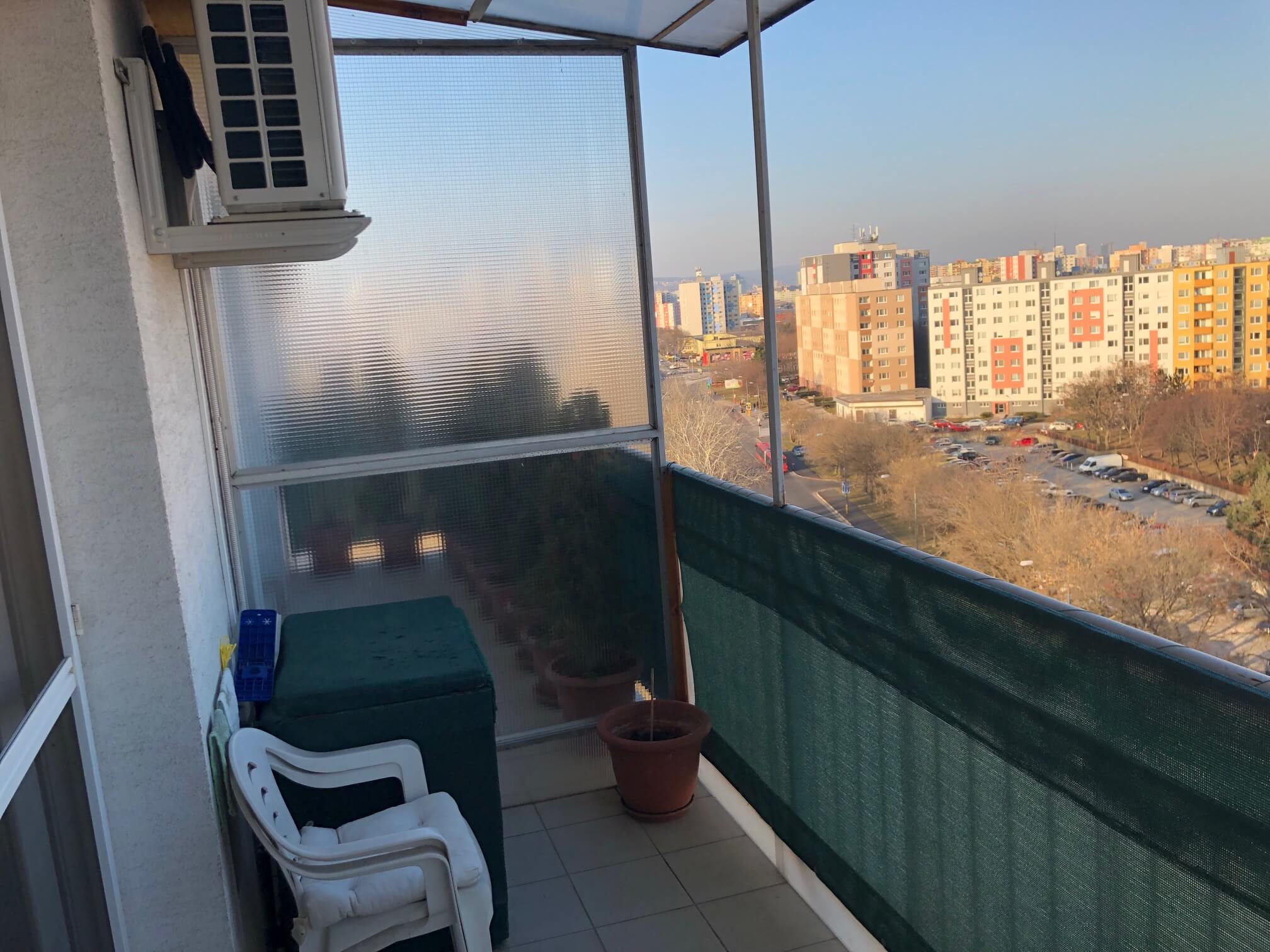 Predané: Exkluzívne na predaj 3 izb. byt, 72 m2, balkón 8 m2, parkovacie státie, Bratislava, Petržalka, Budatínska-49