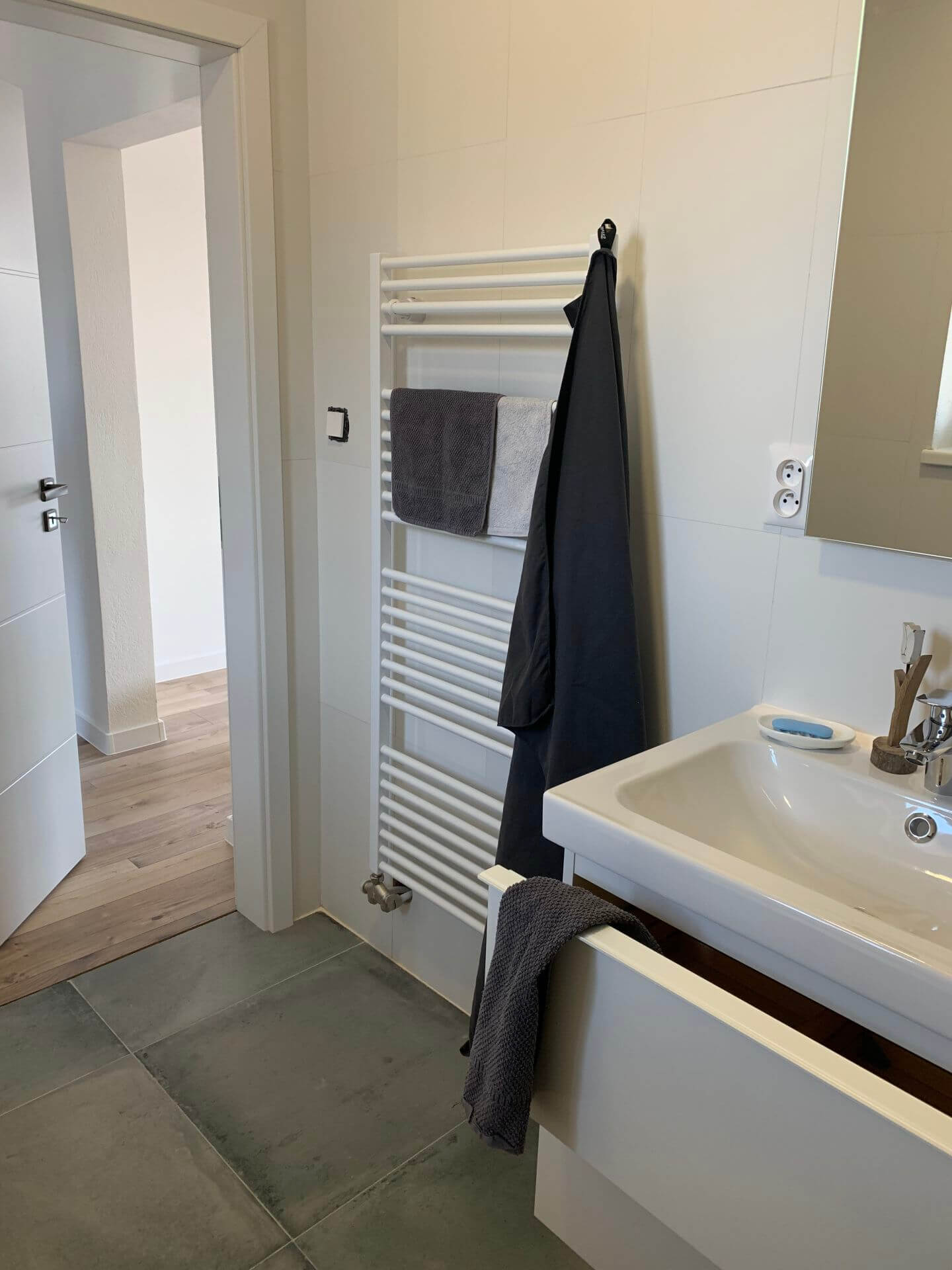 Predané: Predáme 1 izbový byt, Ligurčeková, Podunajská Biskupice, 30m2, záhrada 26m2, parkovacie státie 12m2-16