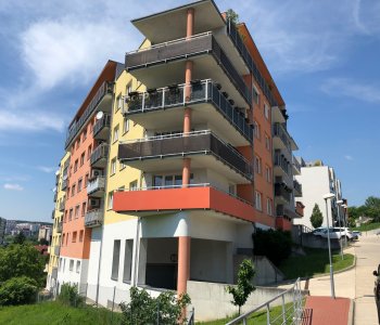 Predané: 3 izbový byt, novostavba, 72,25m2, loggia 4,82m2, Staré Grunty, Karlovka, garážové státie-0