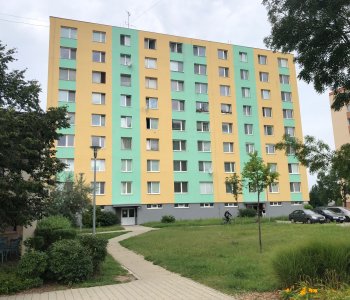 Predané: 2 izbový byt, 52m2, pivnica, pôvodný stav, Skuteckého, Malacky Juh-1