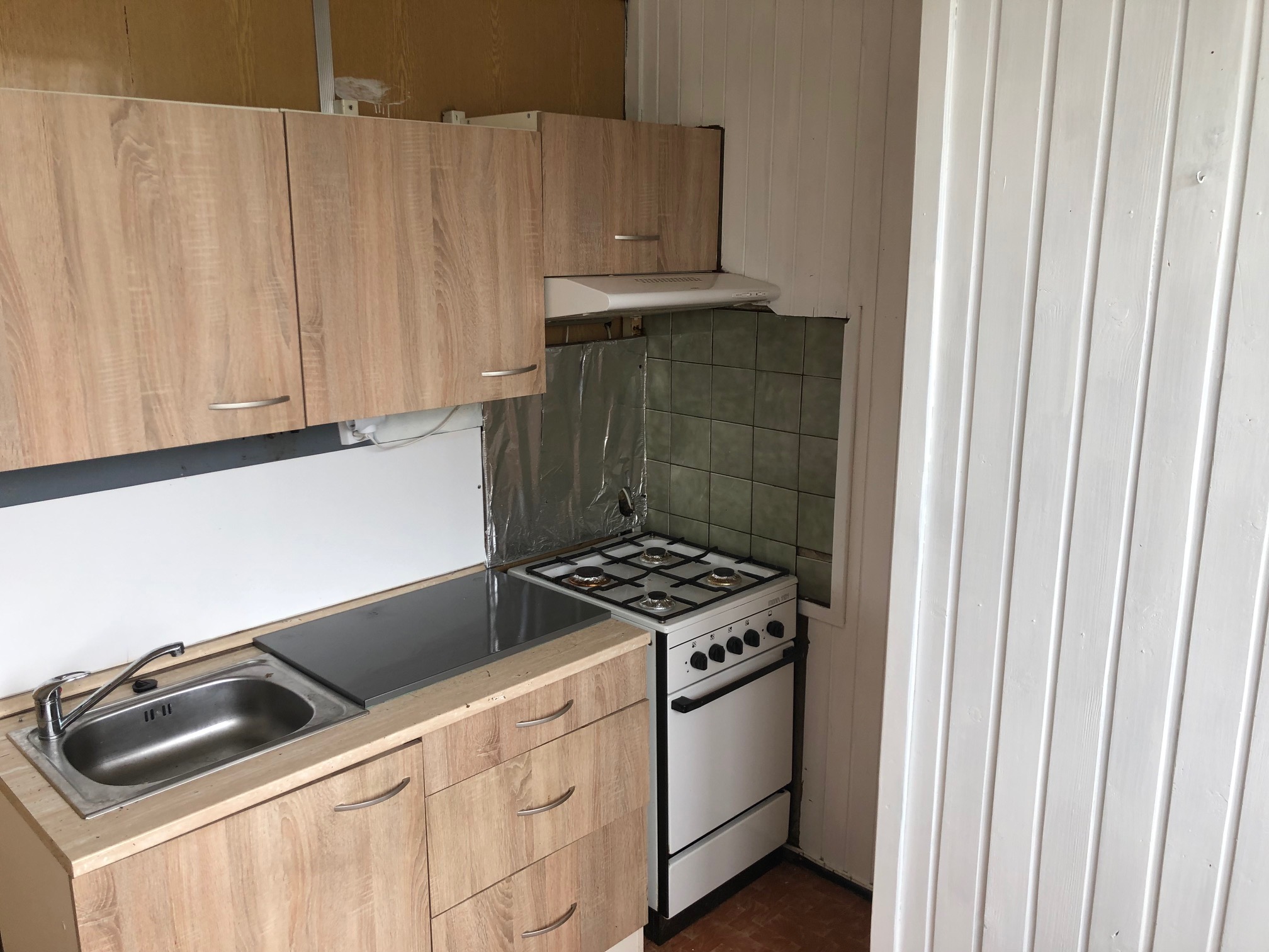 Predané: 2 izbový byt, 52m2, pivnica, pôvodný stav, Skuteckého, Malacky Juh-15