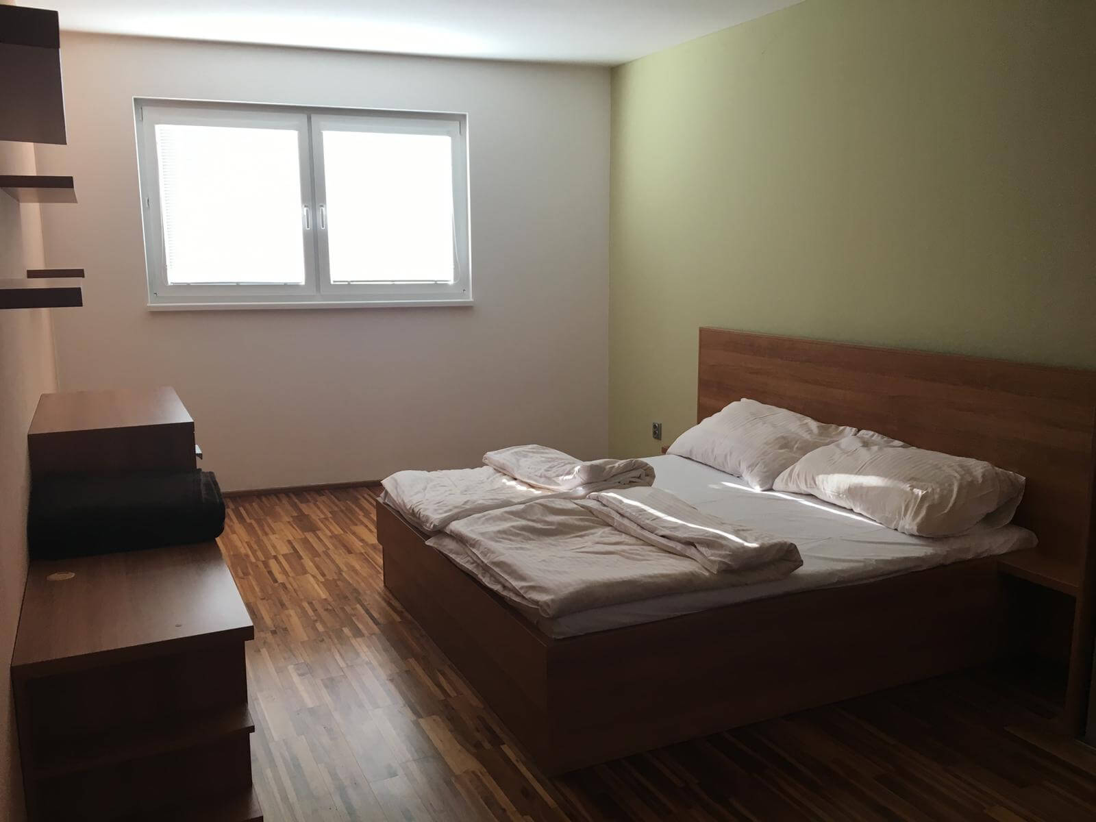 Prenajate: Prenájom 4 izbového luxusného bytu, Pri Slavíne, novostavba, 2x parkovanie, Boženy Nemcovej, Centrum-41