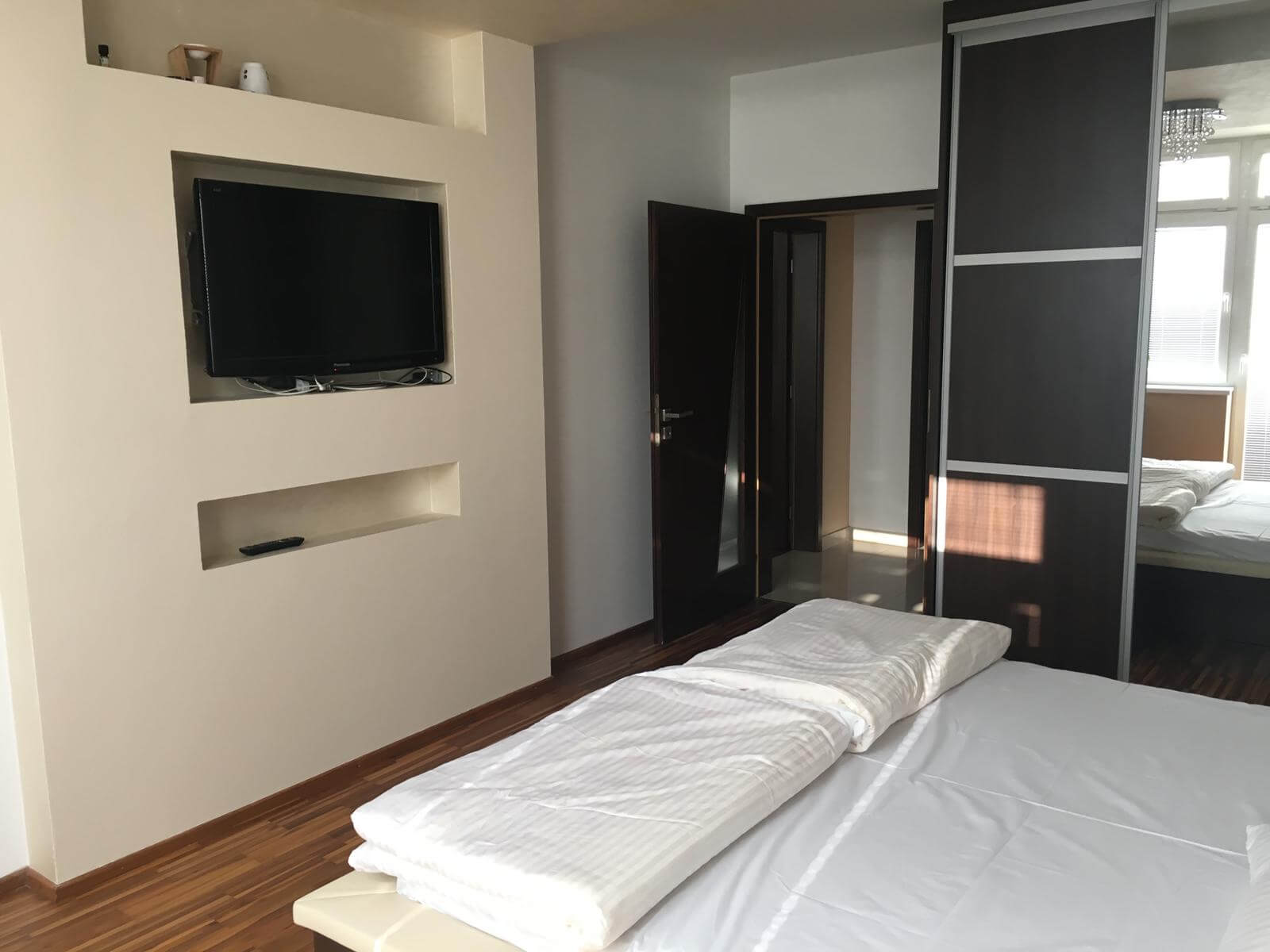 Prenajate: Prenájom 4 izbového luxusného bytu, Pri Slavíne, novostavba, 2x parkovanie, Boženy Nemcovej, Centrum-37