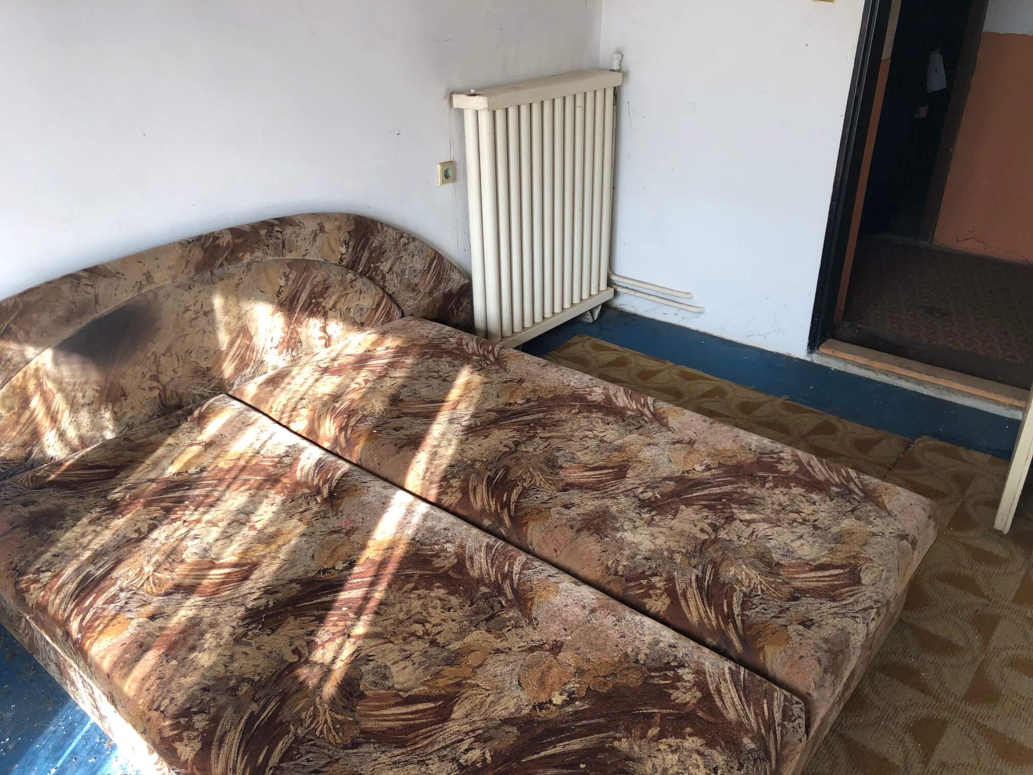 Prenajaté: Exkluzívne: Rodinný dom, 4 izbový, Šalgočka úžitková 140m2, podpivničenie 120m2, pozemok 1500m2-56