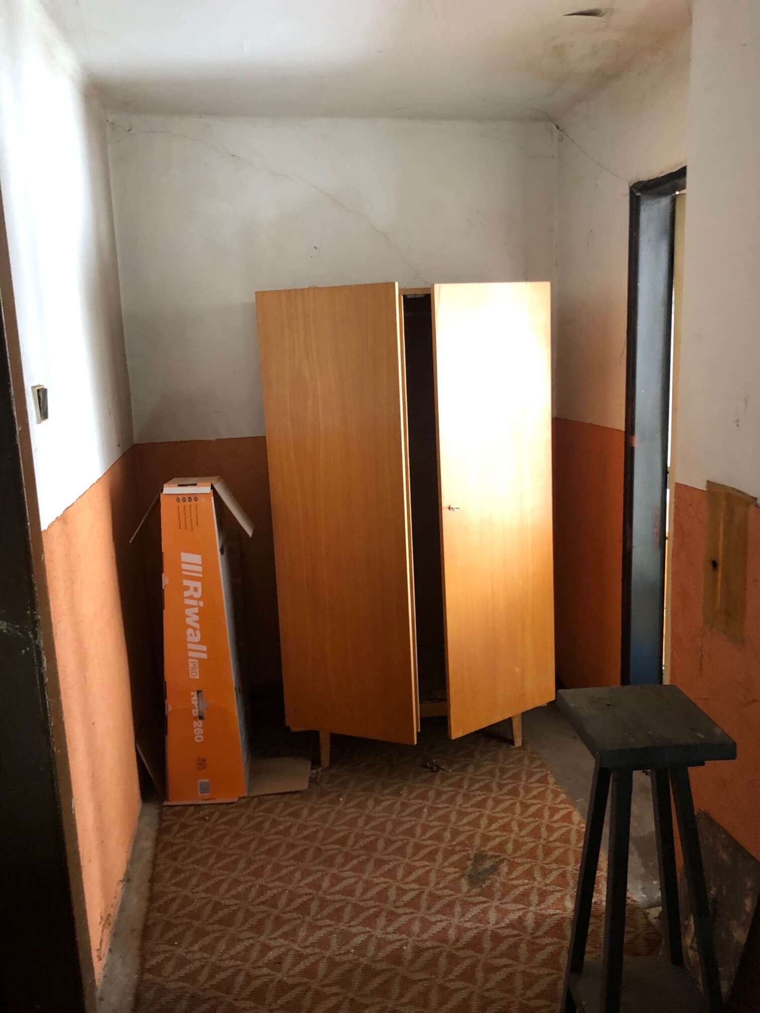Prenajaté: Exkluzívne: Rodinný dom, 4 izbový, Šalgočka úžitková 140m2, podpivničenie 120m2, pozemok 1500m2-55