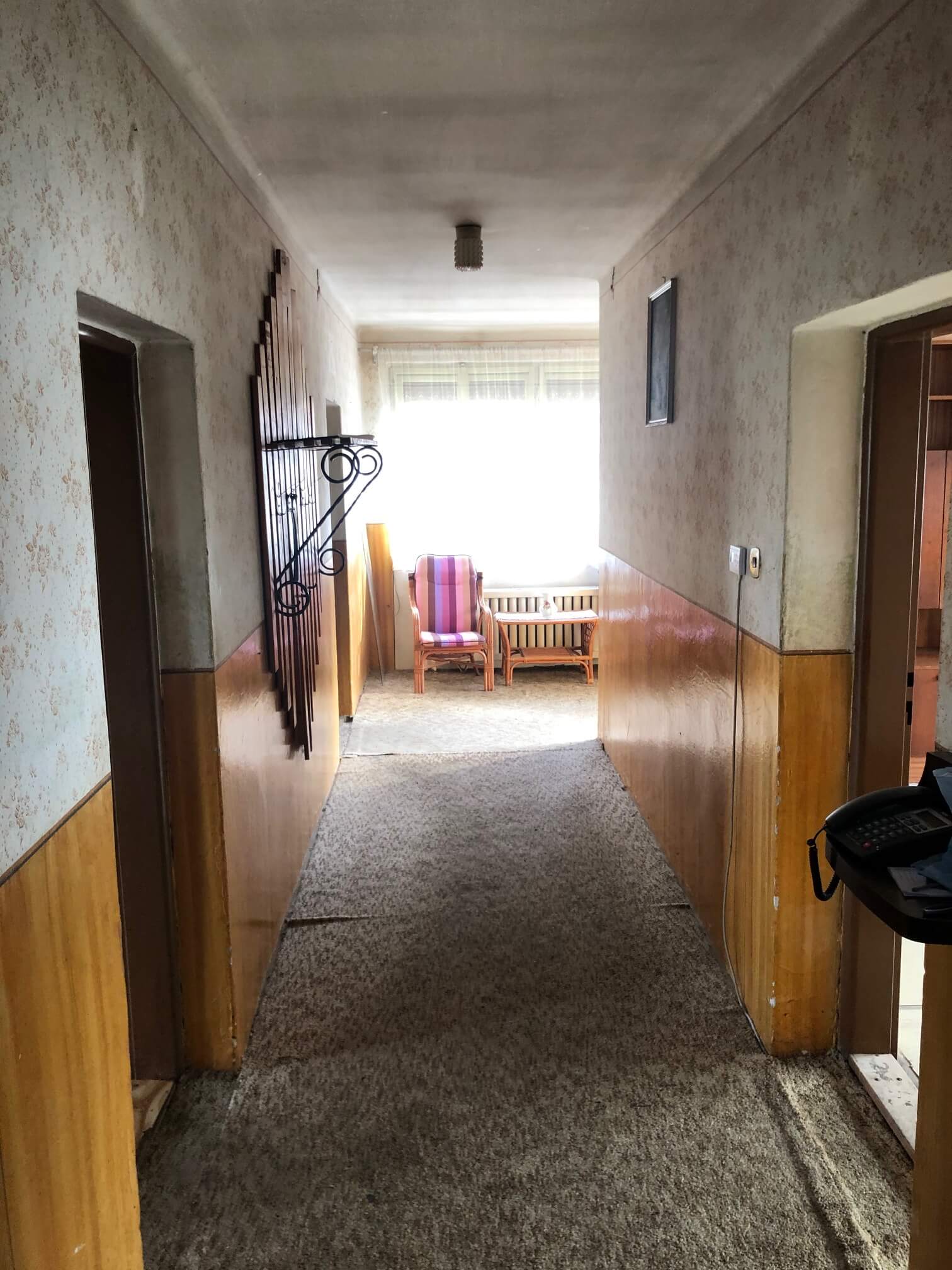 Prenajaté: Exkluzívne: Rodinný dom, 4 izbový, Šalgočka úžitková 140m2, podpivničenie 120m2, pozemok 1500m2-46