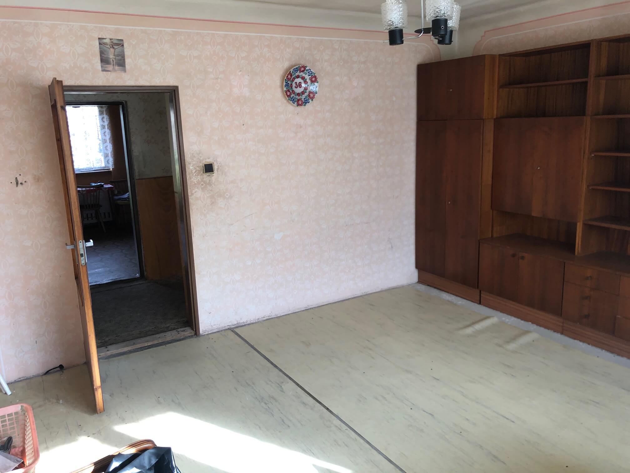 Prenajaté: Exkluzívne: Rodinný dom, 4 izbový, Šalgočka úžitková 140m2, podpivničenie 120m2, pozemok 1500m2-42