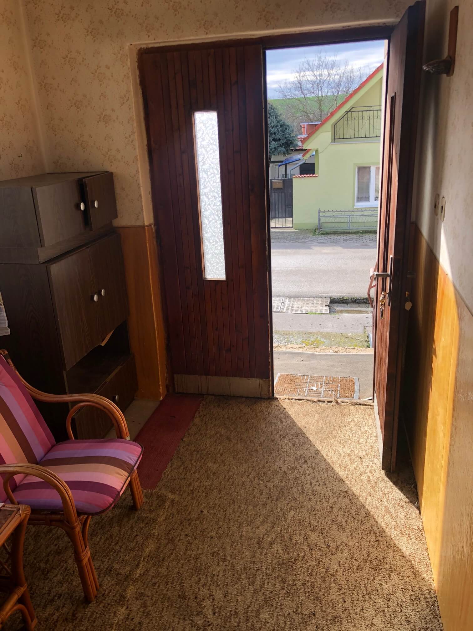 Prenajaté: Exkluzívne: Rodinný dom, 4 izbový, Šalgočka úžitková 140m2, podpivničenie 120m2, pozemok 1500m2-40