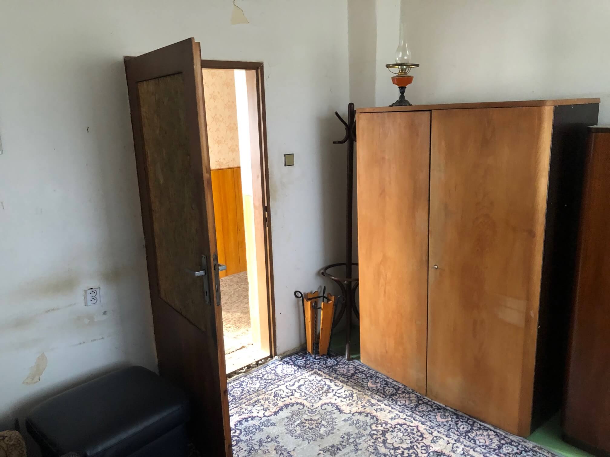 Prenajaté: Exkluzívne: Rodinný dom, 4 izbový, Šalgočka úžitková 140m2, podpivničenie 120m2, pozemok 1500m2-35