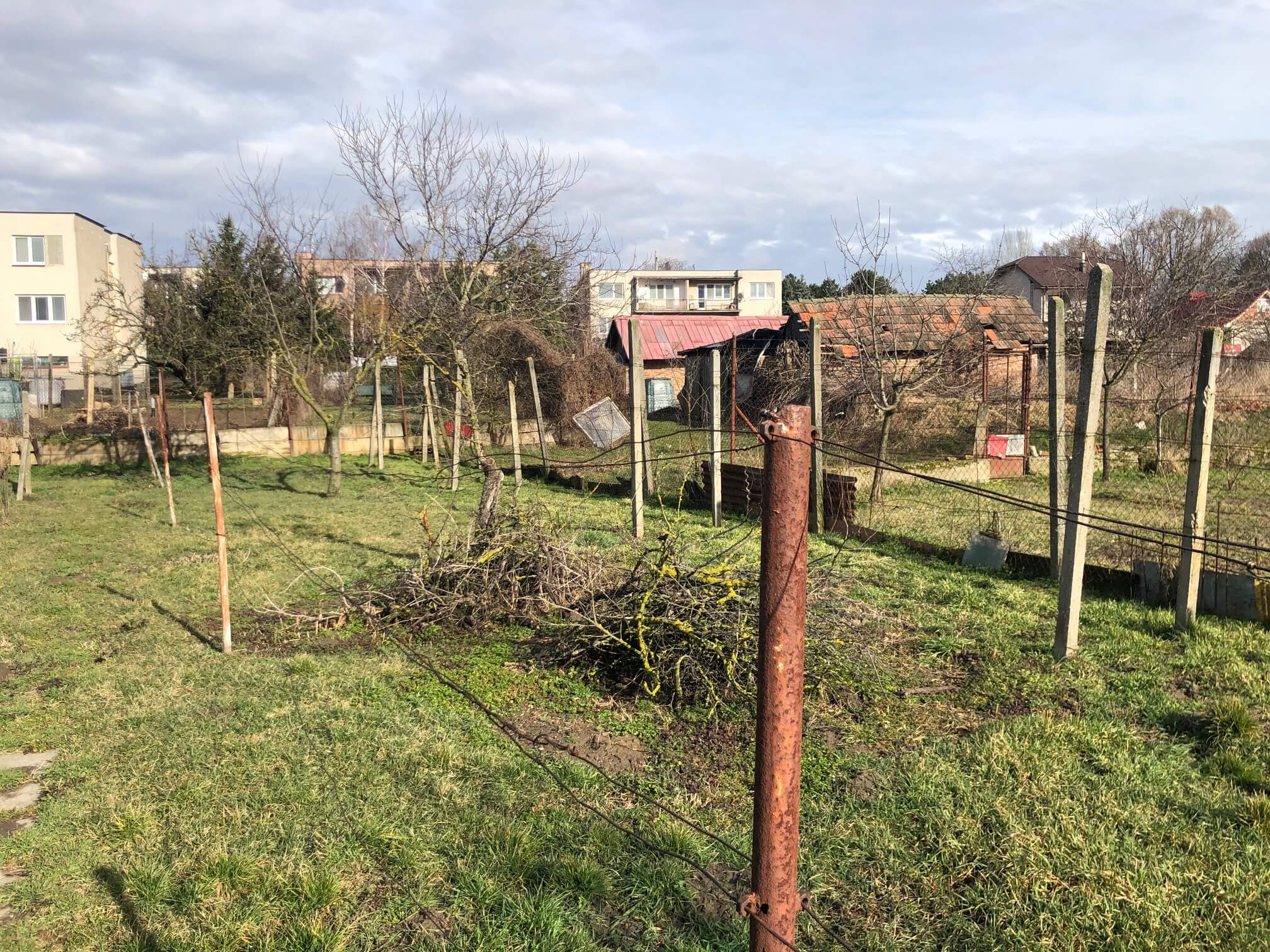 Prenajaté: Exkluzívne: Rodinný dom, 4 izbový, Šalgočka úžitková 140m2, podpivničenie 120m2, pozemok 1500m2-21