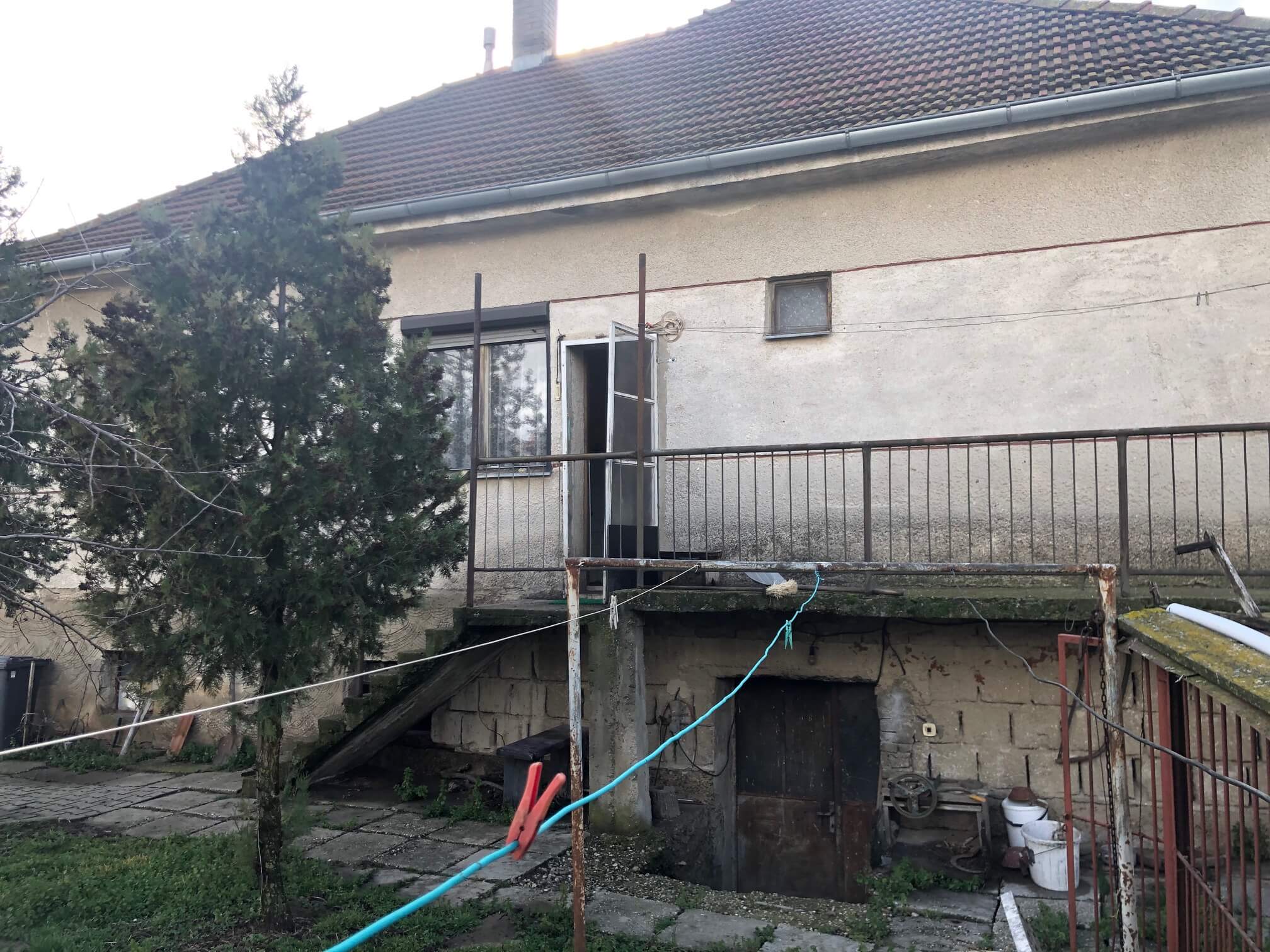 Prenajaté: Exkluzívne: Rodinný dom, 4 izbový, Šalgočka úžitková 140m2, podpivničenie 120m2, pozemok 1500m2-16