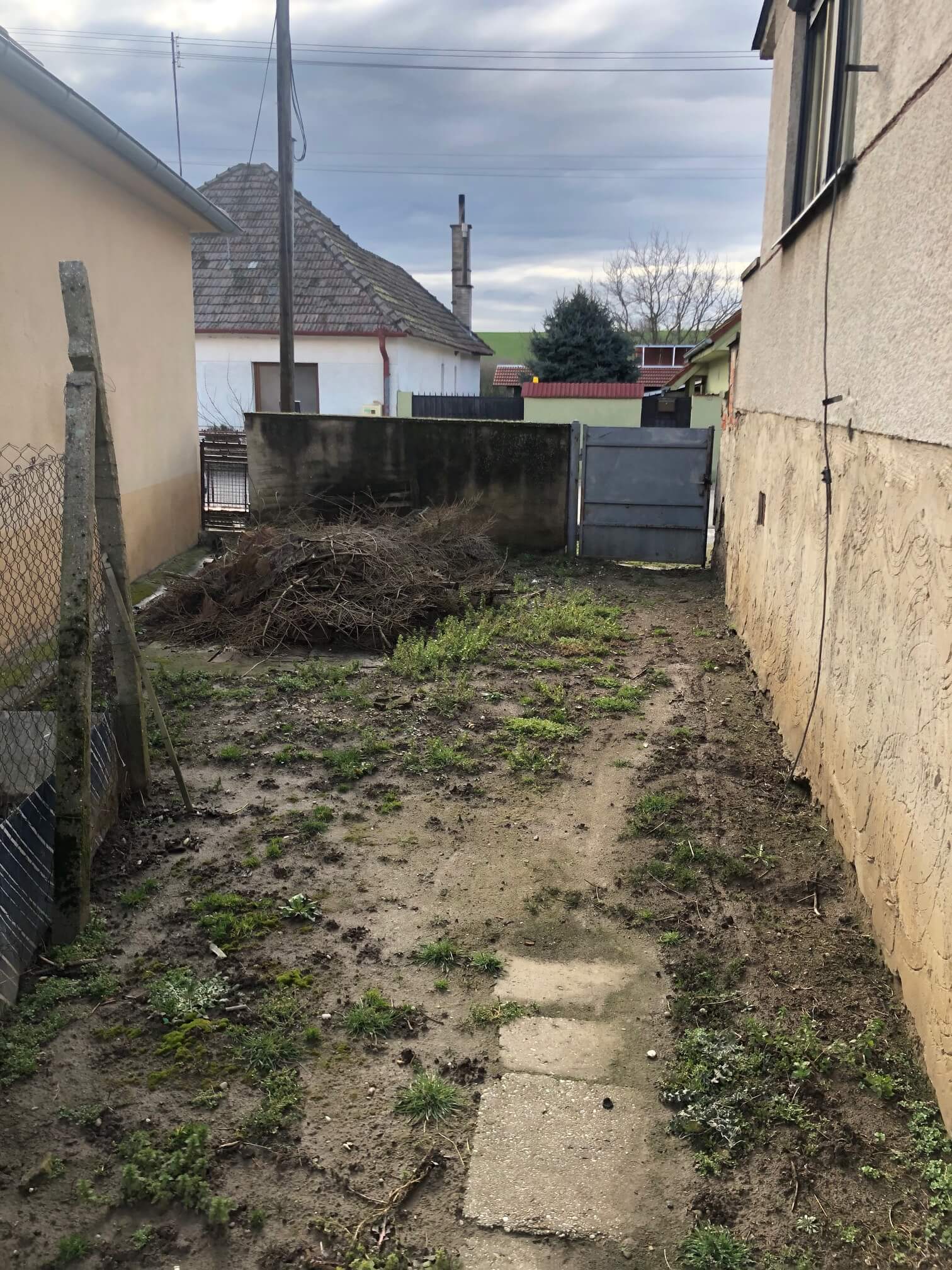 Prenajaté: Exkluzívne: Rodinný dom, 4 izbový, Šalgočka úžitková 140m2, podpivničenie 120m2, pozemok 1500m2-10
