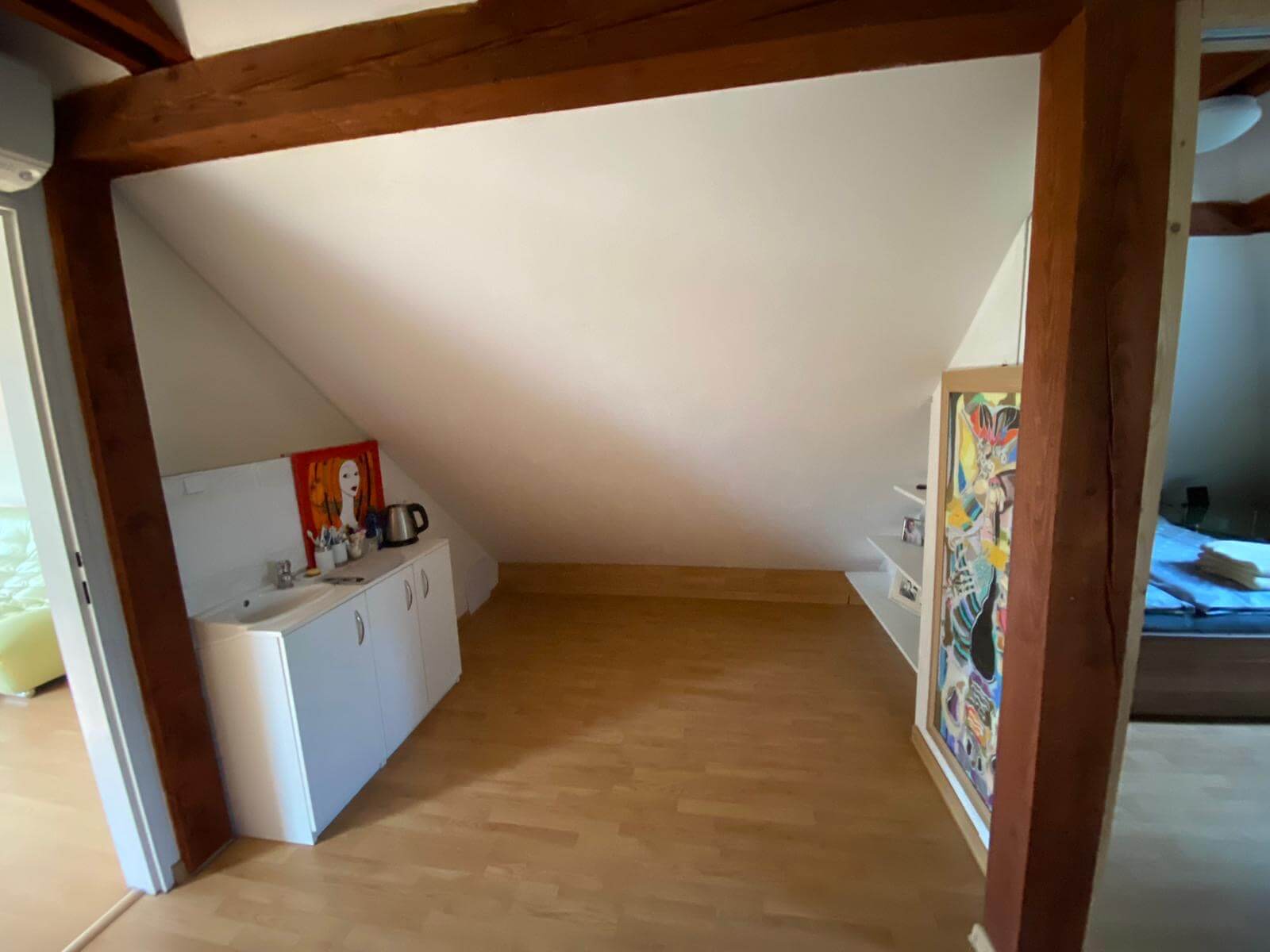 Predané: Predaj Rodinný dom v Šoporni, v tichej lokalite, pozemok 674m2, úžitková plocha 181m2,záhrada, kôlňa-26