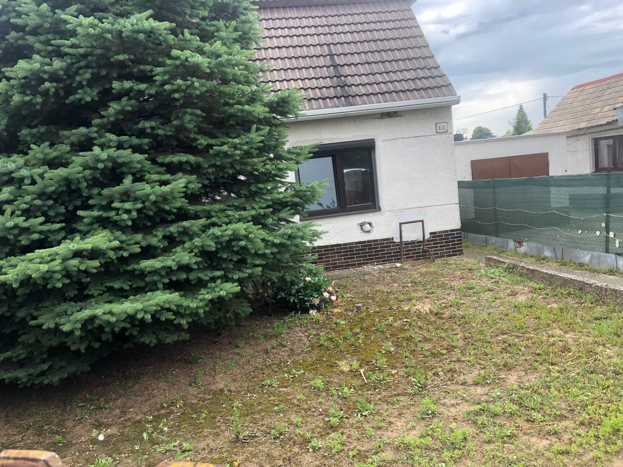 Predané: Pôvodný 4 izbový Rodinný dom v Šoporni, úžitková 96m2 plus 96m2 povala, pozemok 550m2-7