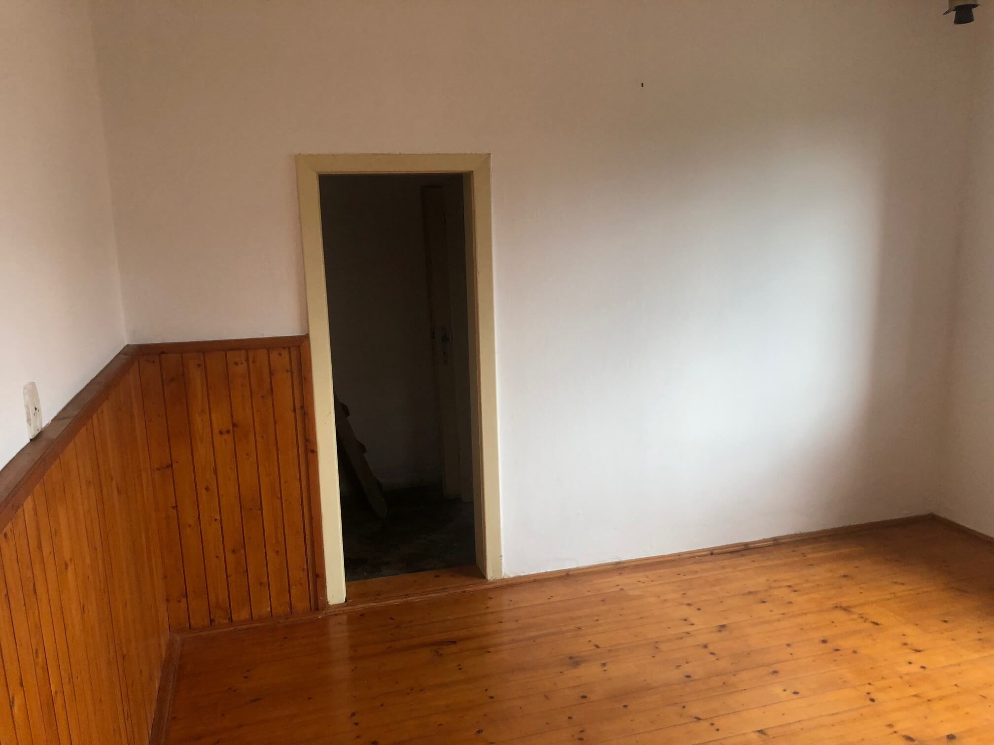 Predané: Pôvodný 4 izbový Rodinný dom v Šoporni, úžitková 96m2 plus 96m2 povala, pozemok 550m2-21