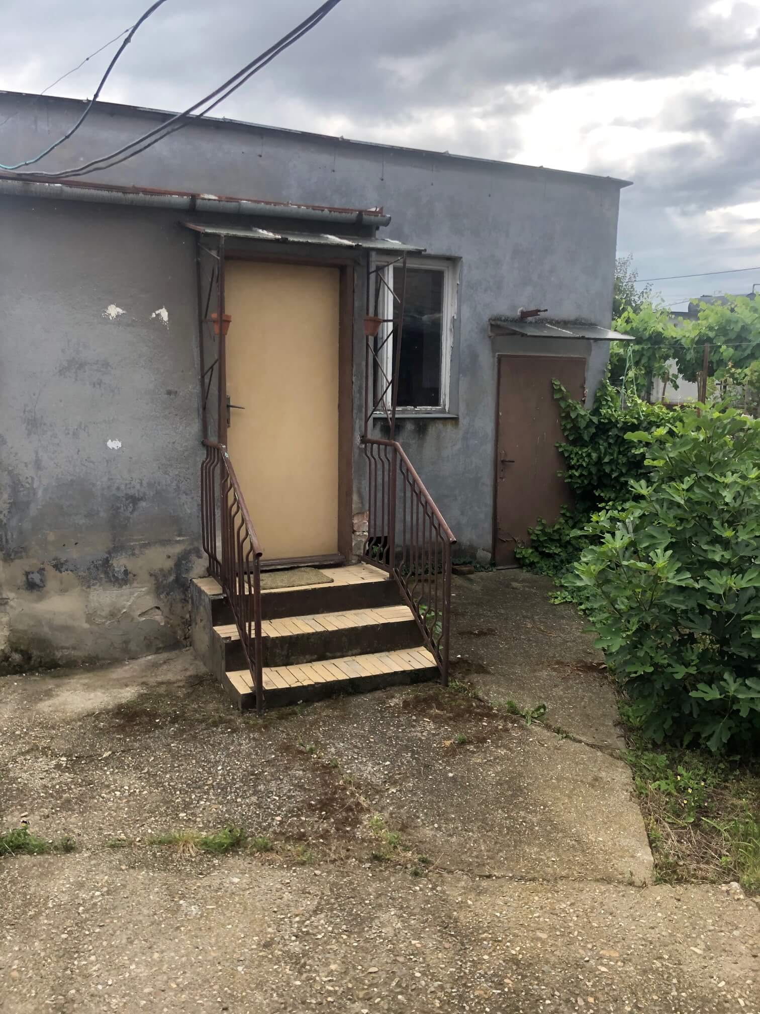 Predané: Pôvodný 4 izbový Rodinný dom v Šoporni, úžitková 96m2 plus 96m2 povala, pozemok 550m2-16