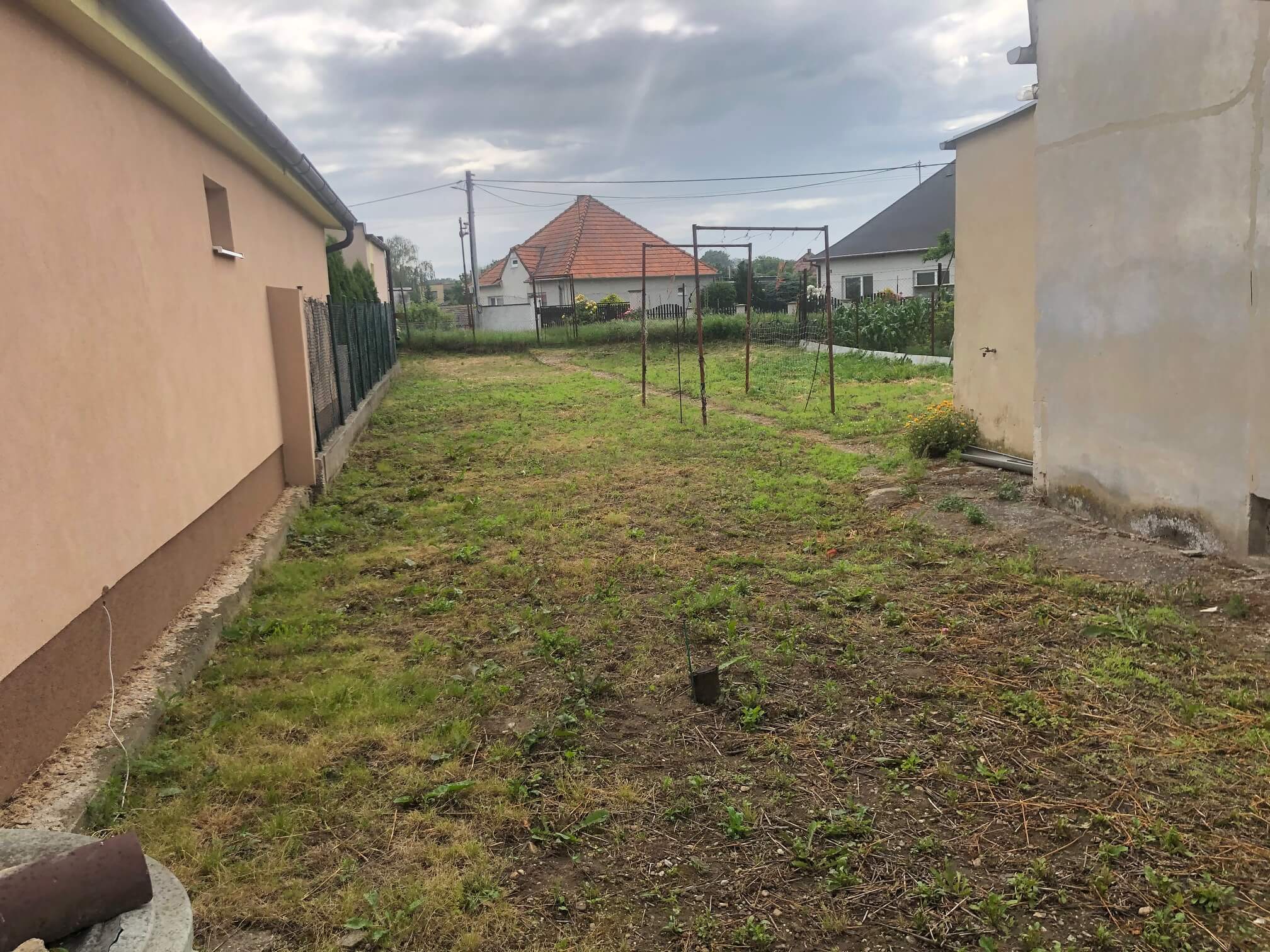 Predané: Pôvodný 4 izbový Rodinný dom v Šoporni, úžitková 96m2 plus 96m2 povala, pozemok 550m2-5