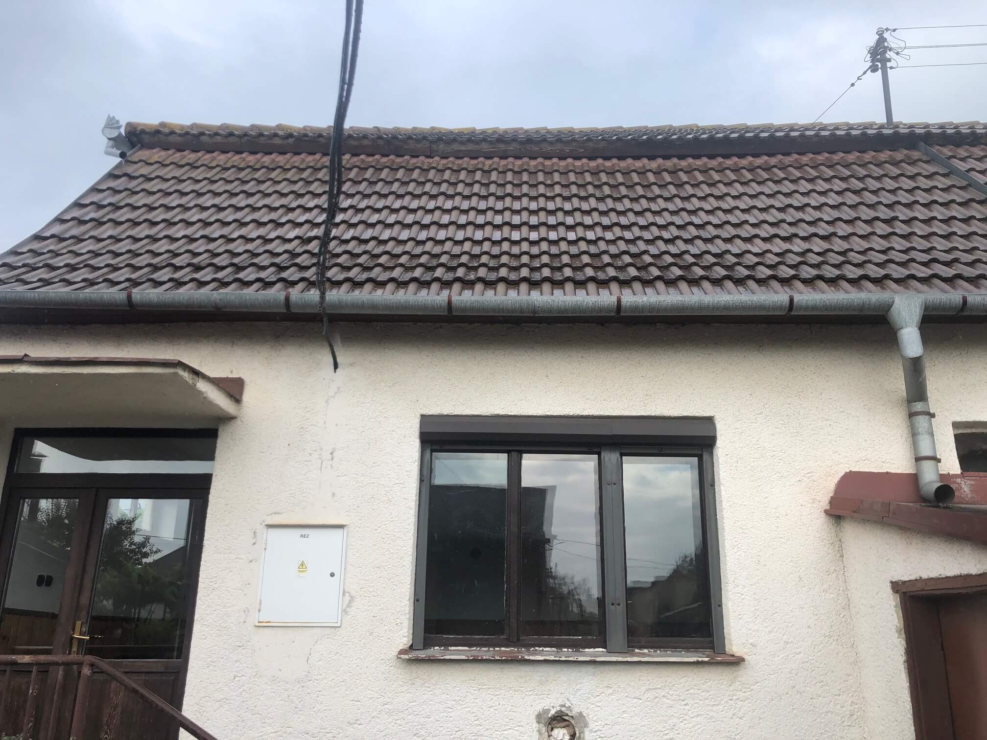 Predané: Pôvodný 4 izbový Rodinný dom v Šoporni, úžitková 96m2 plus 96m2 povala, pozemok 550m2-0