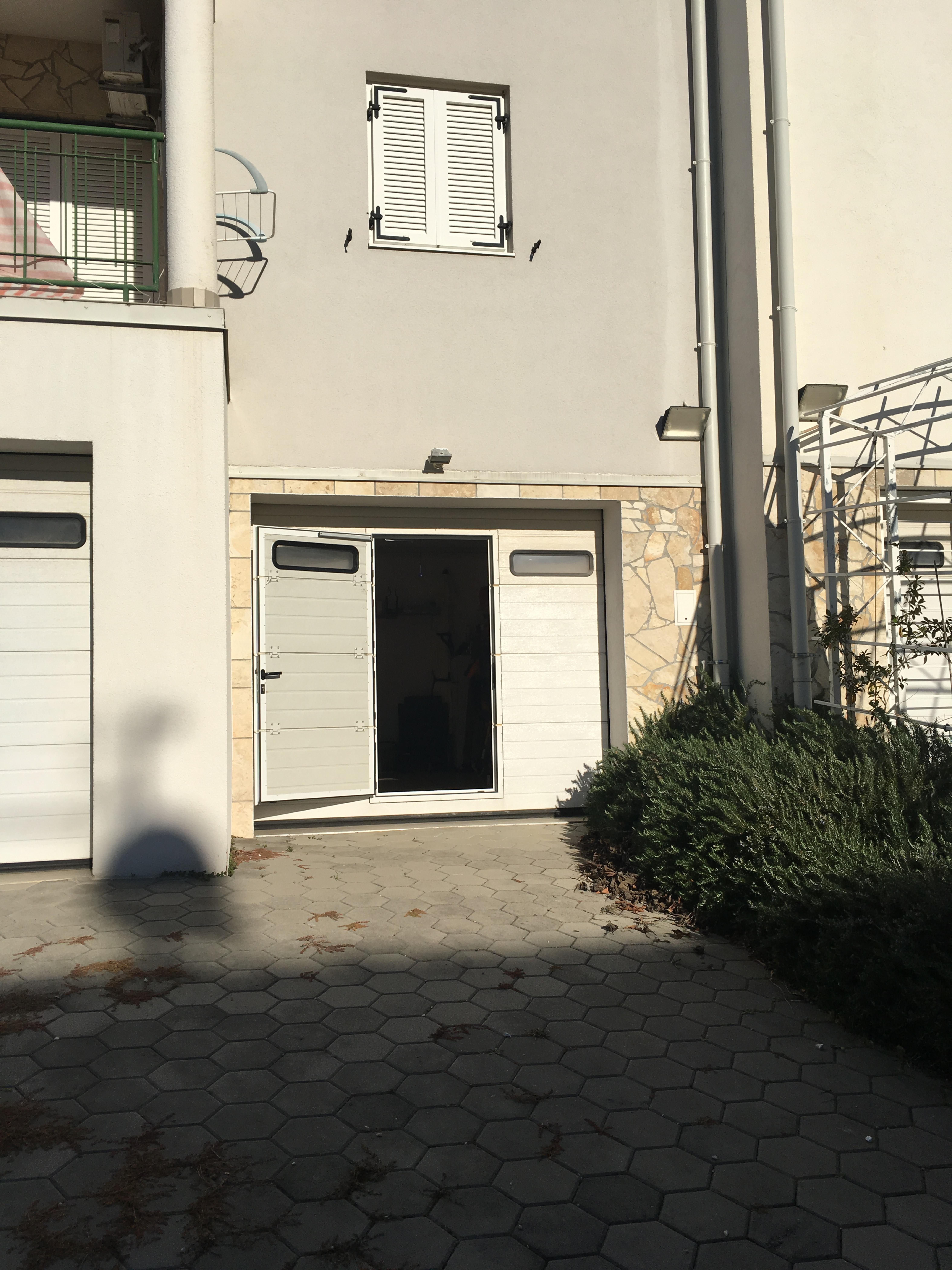 Predané: 3 izbový apartmán pri mori v Chorvátsku, Biogradská riviera Turanj, 100m2 + garaž, 70m od mora-16