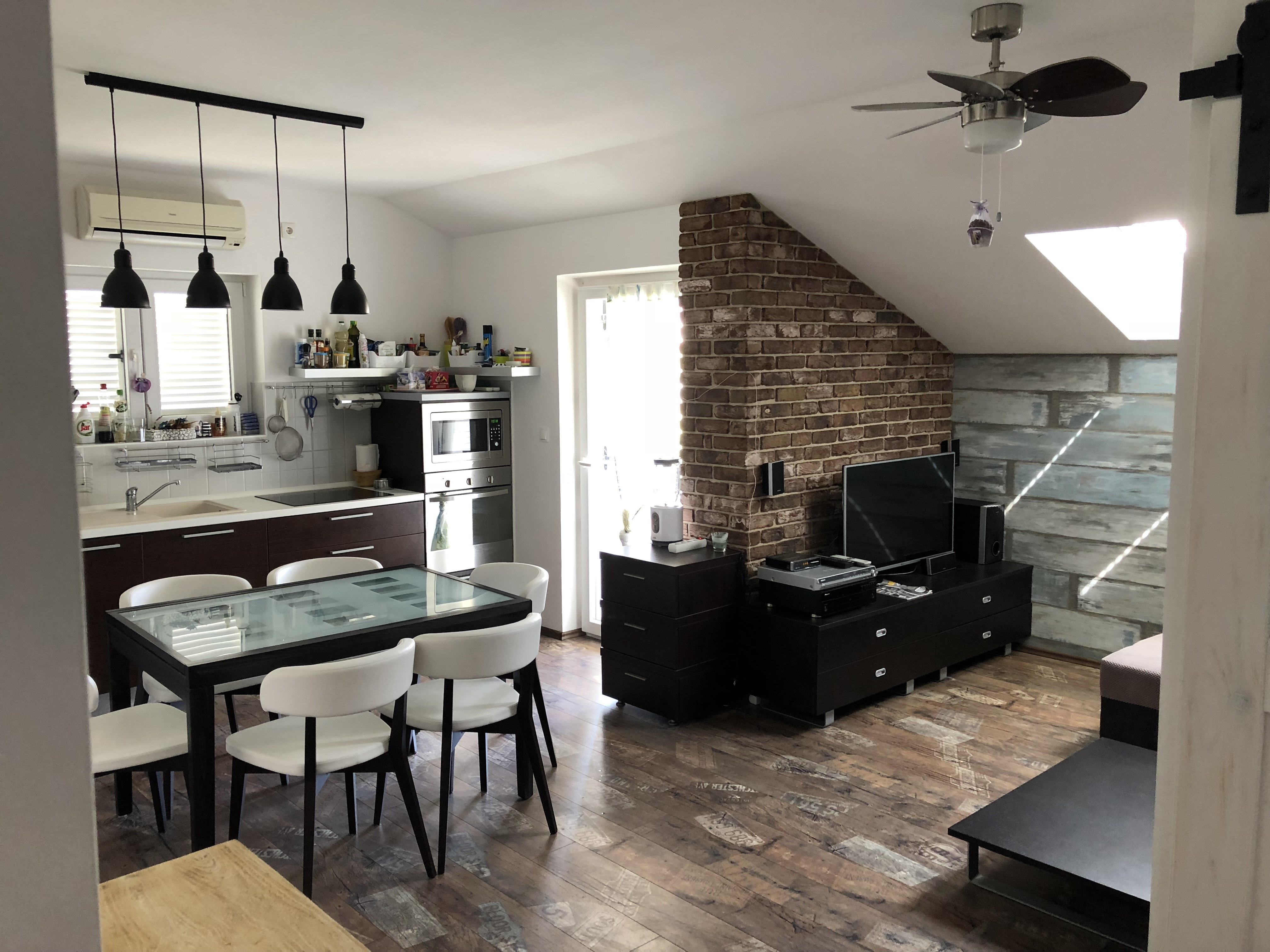 Predané: 3 izbový apartmán pri mori v Chorvátsku, Biogradská riviera Turanj, 100m2 + garaž, 70m od mora-0