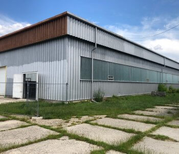 Predané: Veľkopriestorové sklady, garáže, pozemok 9000m2, sklady spolu 2045m2, Pezinská ulica Vinosady,-2