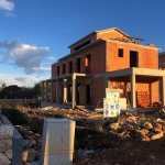 Predané: Veľký rozostavaný rodinný dom, 3NP spolu 355,13m2,pozemok 650m2,Novalja, na ostrove Pag, Chorvátsko-0