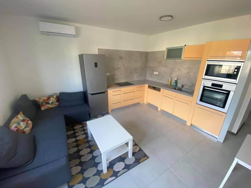 Prenajaté: Na prenájom úplne nový 2 izbový byt v Malackách, Kukučínová,60m2, predzáhradka 18m2, 2x parkovonie-1