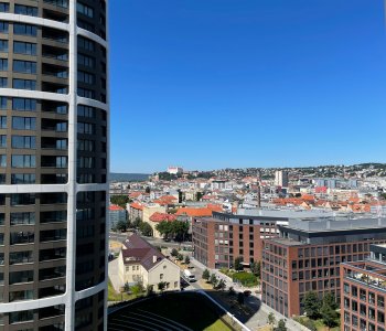 Predaný: 3 IZBOVÝ BYT V SKY PARKU, III VEŽA, 15 POSCHODIE, ÚŽITKOVÁ 90,26 M2, LOGGIA 8 M2, PARKOVACIE MIESTO, KOBKA-1