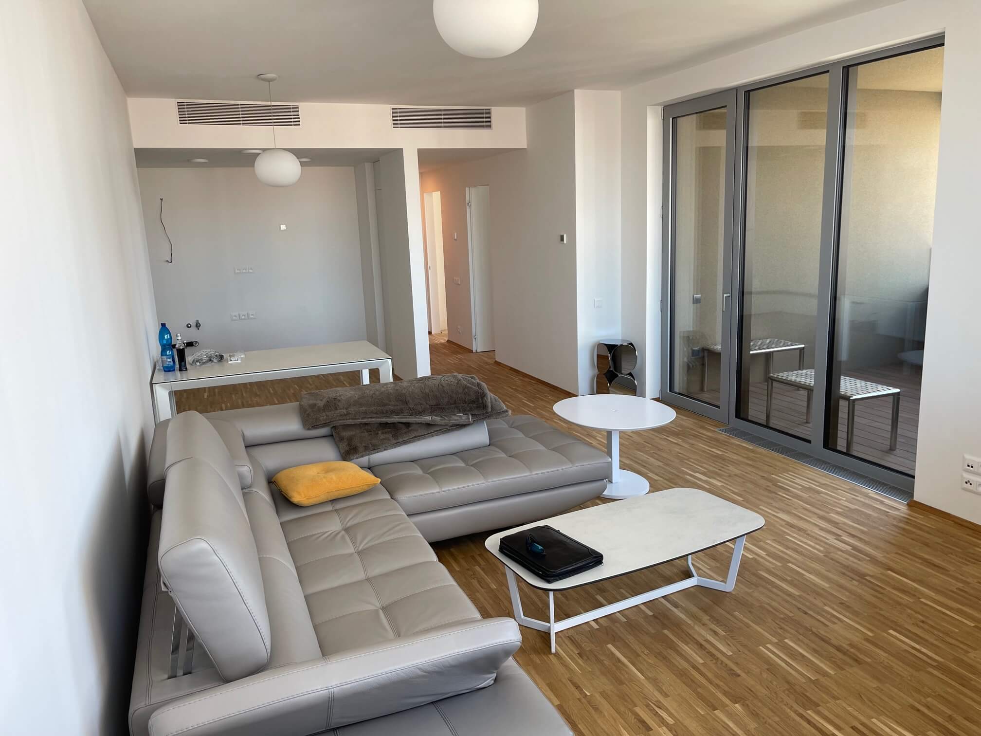 Prenajaté: 3 IZBOVÝ BYT V SKY PARKU, III VEŽA, 13 POSCHODIE, ÚŽITKOVÁ 90M2, LOGGIA 8M2, 2X PARKOVACIE MIESTO-1