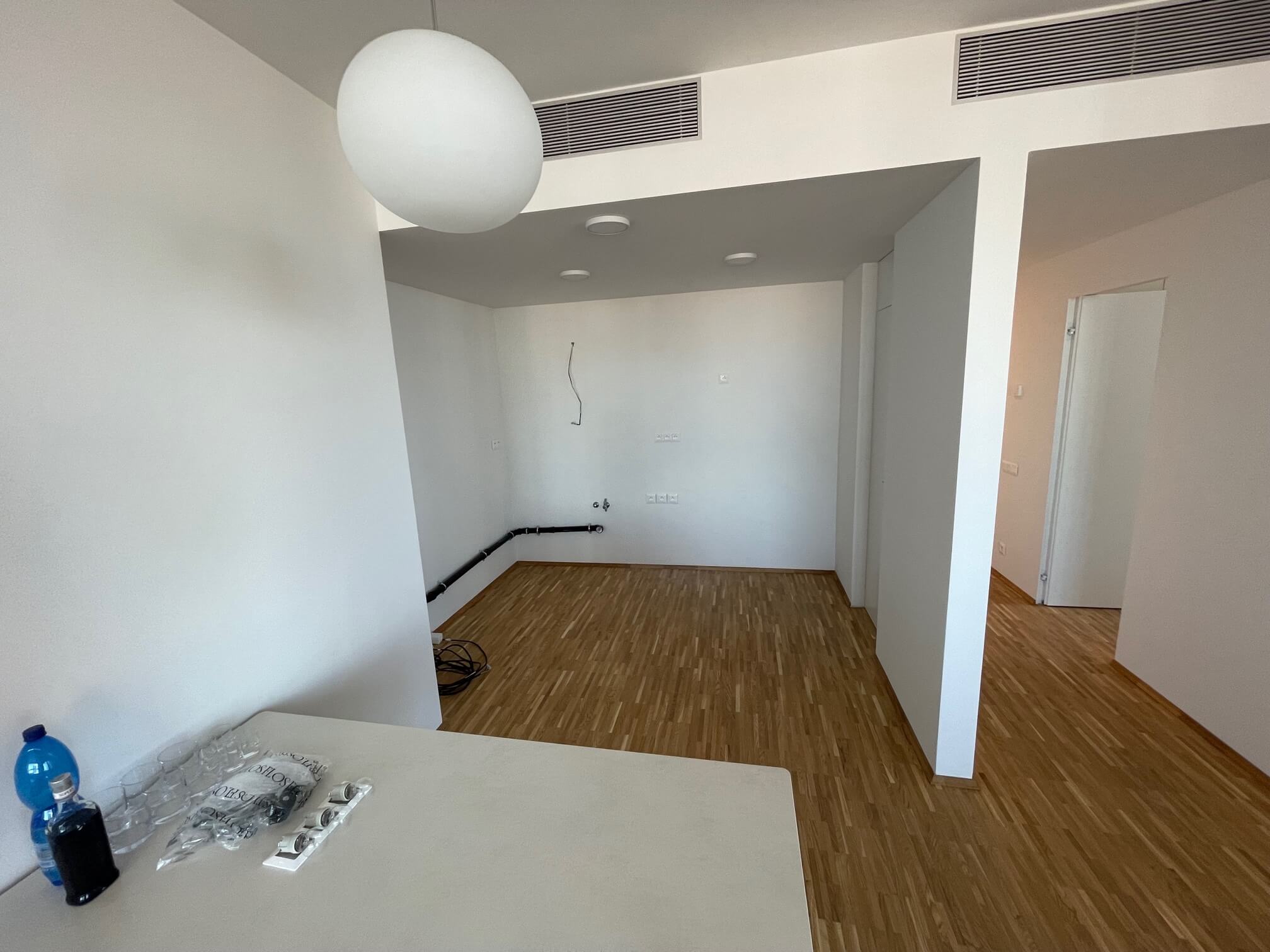 Prenajaté: 3 IZBOVÝ BYT V SKY PARKU, III VEŽA, 13 POSCHODIE, ÚŽITKOVÁ 90M2, LOGGIA 8M2, 2X PARKOVACIE MIESTO-30