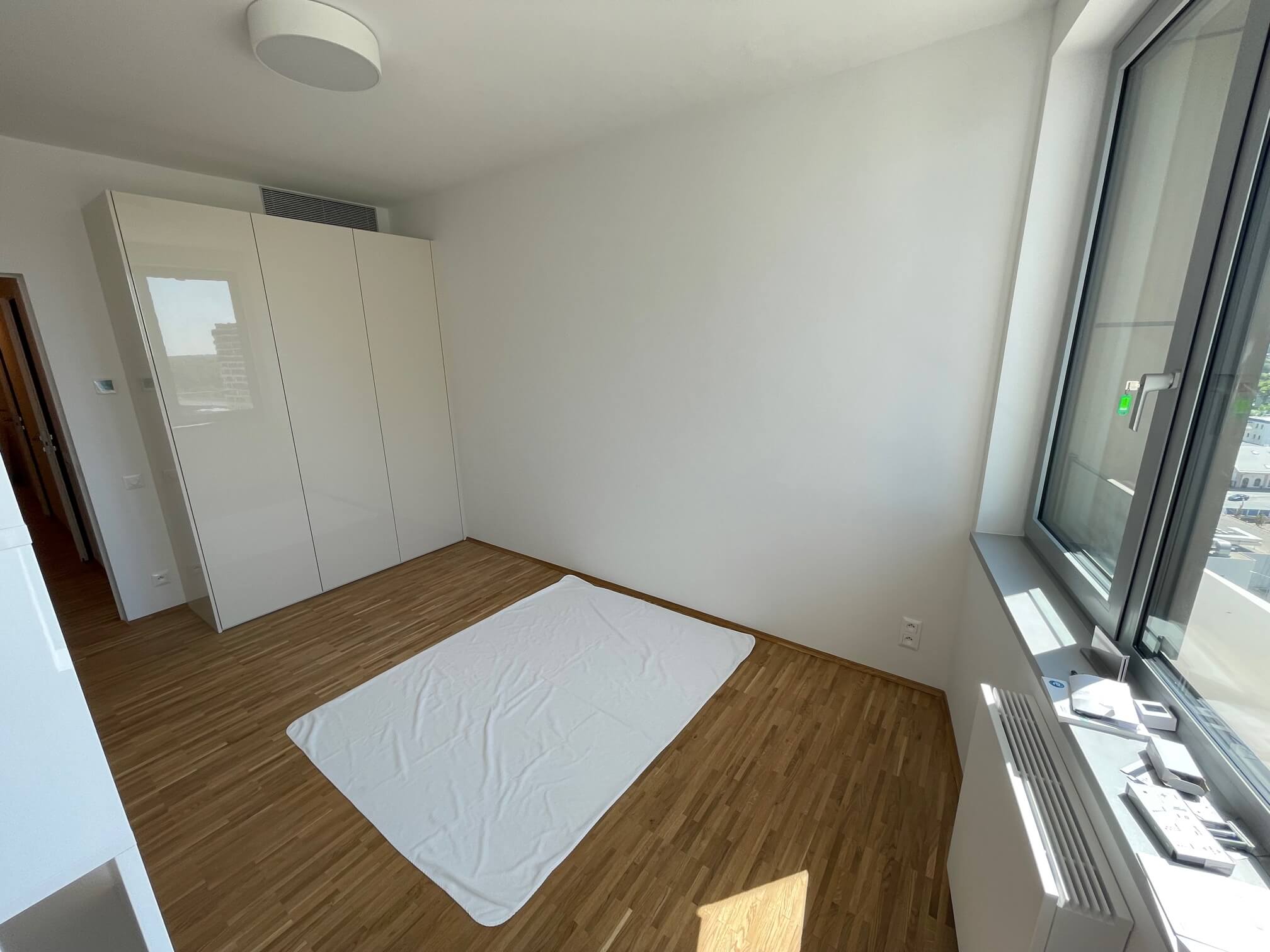 Prenajaté: 3 IZBOVÝ BYT V SKY PARKU, III VEŽA, 13 POSCHODIE, ÚŽITKOVÁ 90M2, LOGGIA 8M2, 2X PARKOVACIE MIESTO-36