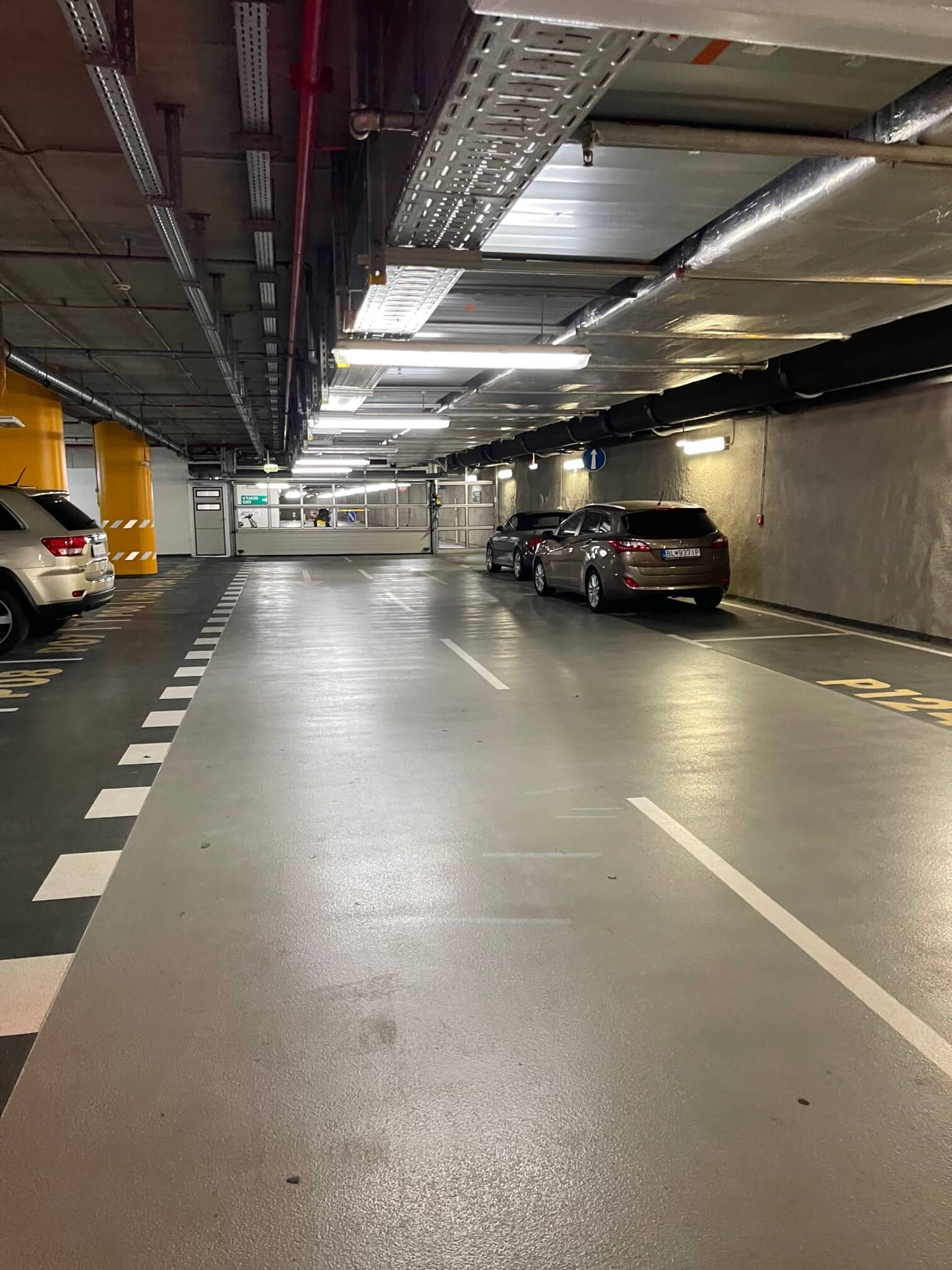 Predané: 3 IZBOVÝ BYT V Eurovei, 3 POSCHODIE, ÚŽITKOVÁ 100M2, LOGGIA 4M2, 2x PARKOVACIE MIESTO, KOBKA 4M2-28