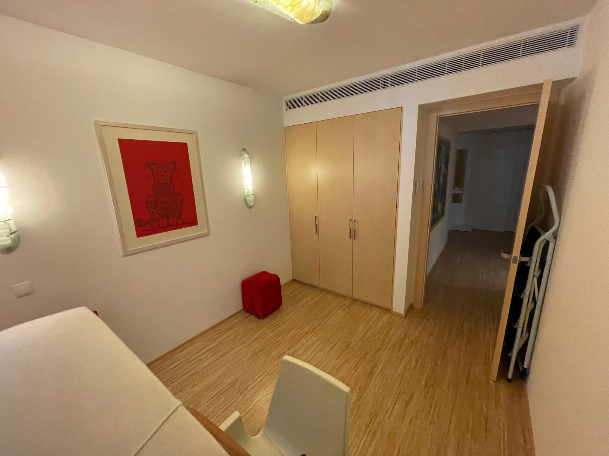 Predané: 3 IZBOVÝ BYT V Eurovei, 3 POSCHODIE, ÚŽITKOVÁ 100M2, LOGGIA 4M2, 2x PARKOVACIE MIESTO, KOBKA 4M2-22